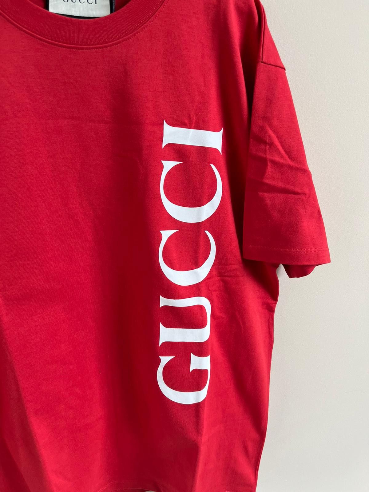 Gucci Oversized Vertical Logo Tee in Red Size US S / EU 44-46 / 1 - 3 Thumbnail