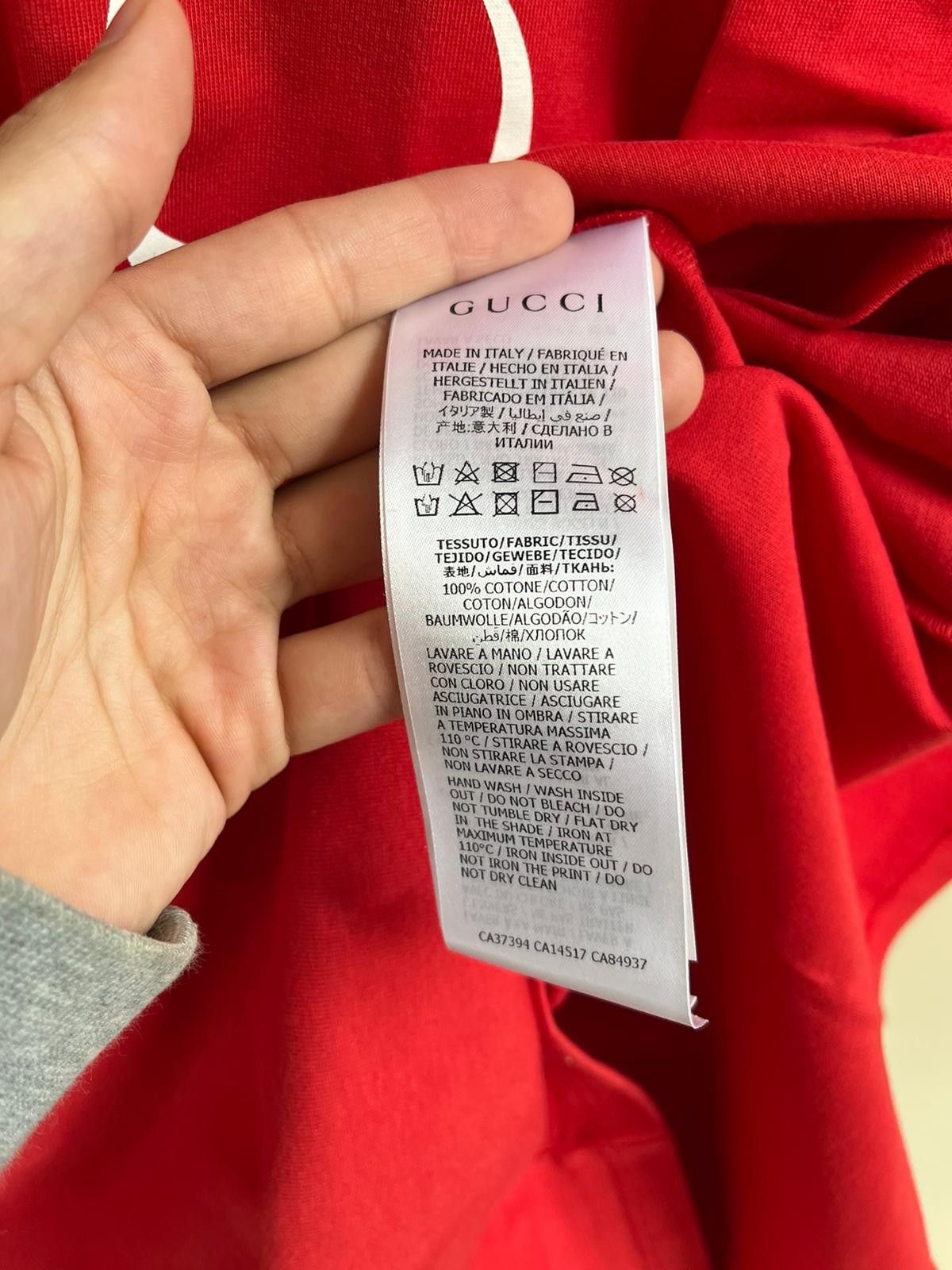 Gucci Oversized Vertical Logo Tee in Red Size US S / EU 44-46 / 1 - 11 Thumbnail