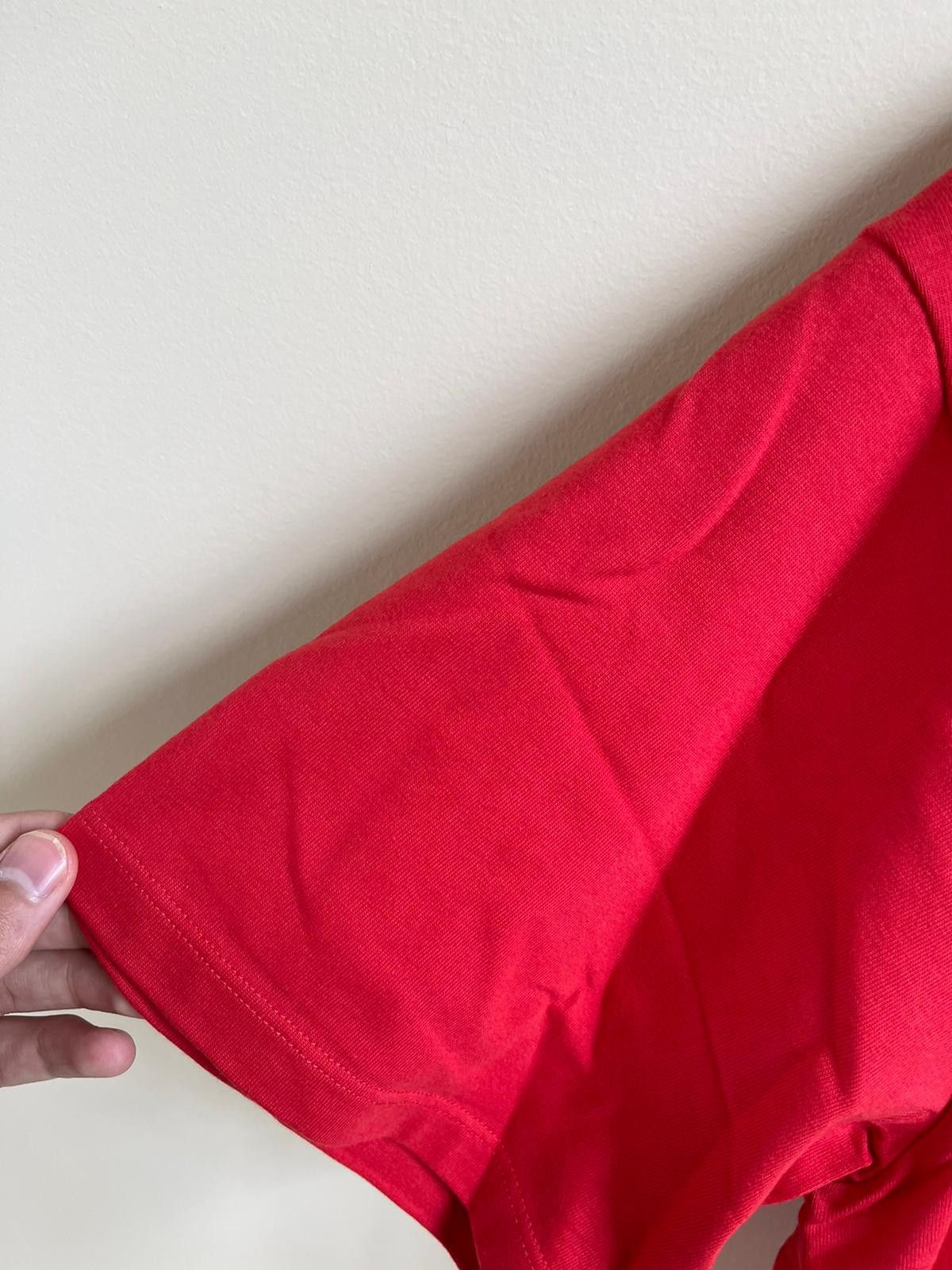 Gucci Oversized Vertical Logo Tee in Red Size US S / EU 44-46 / 1 - 5 Thumbnail
