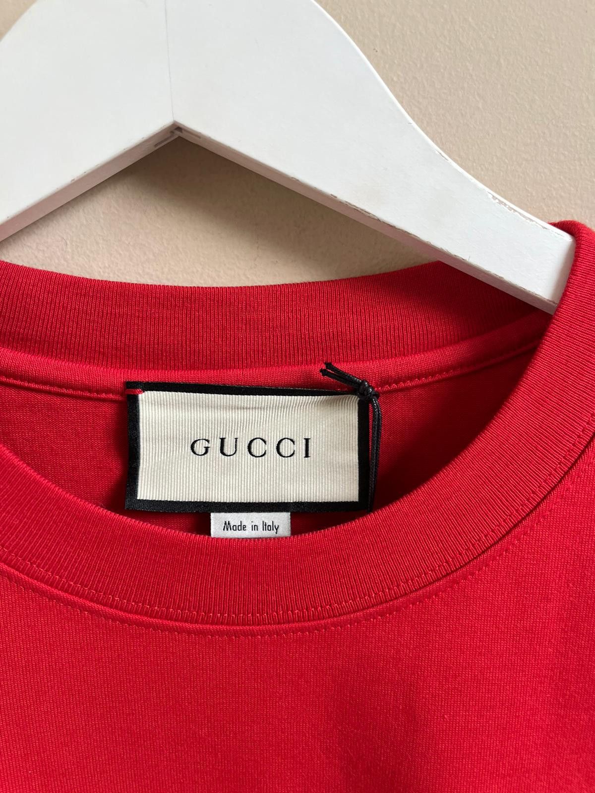 Gucci Oversized Vertical Logo Tee in Red Size US S / EU 44-46 / 1 - 8 Thumbnail