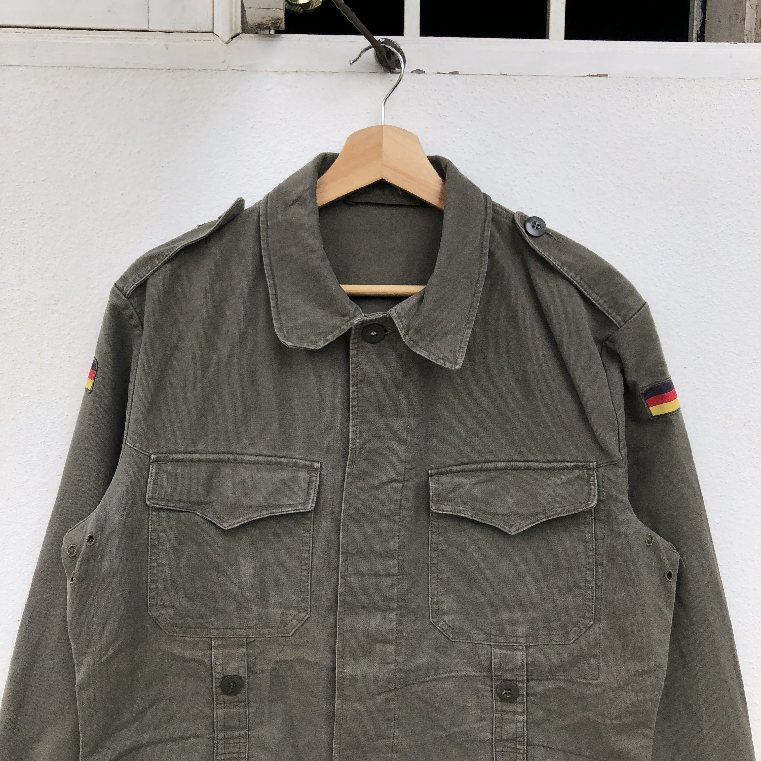 Japanese Brand VINTAGE MILITARY COLLECTIONS CHORE JACKET GERMANY FLAG Size US L / EU 52-54 / 3 - 3 Thumbnail