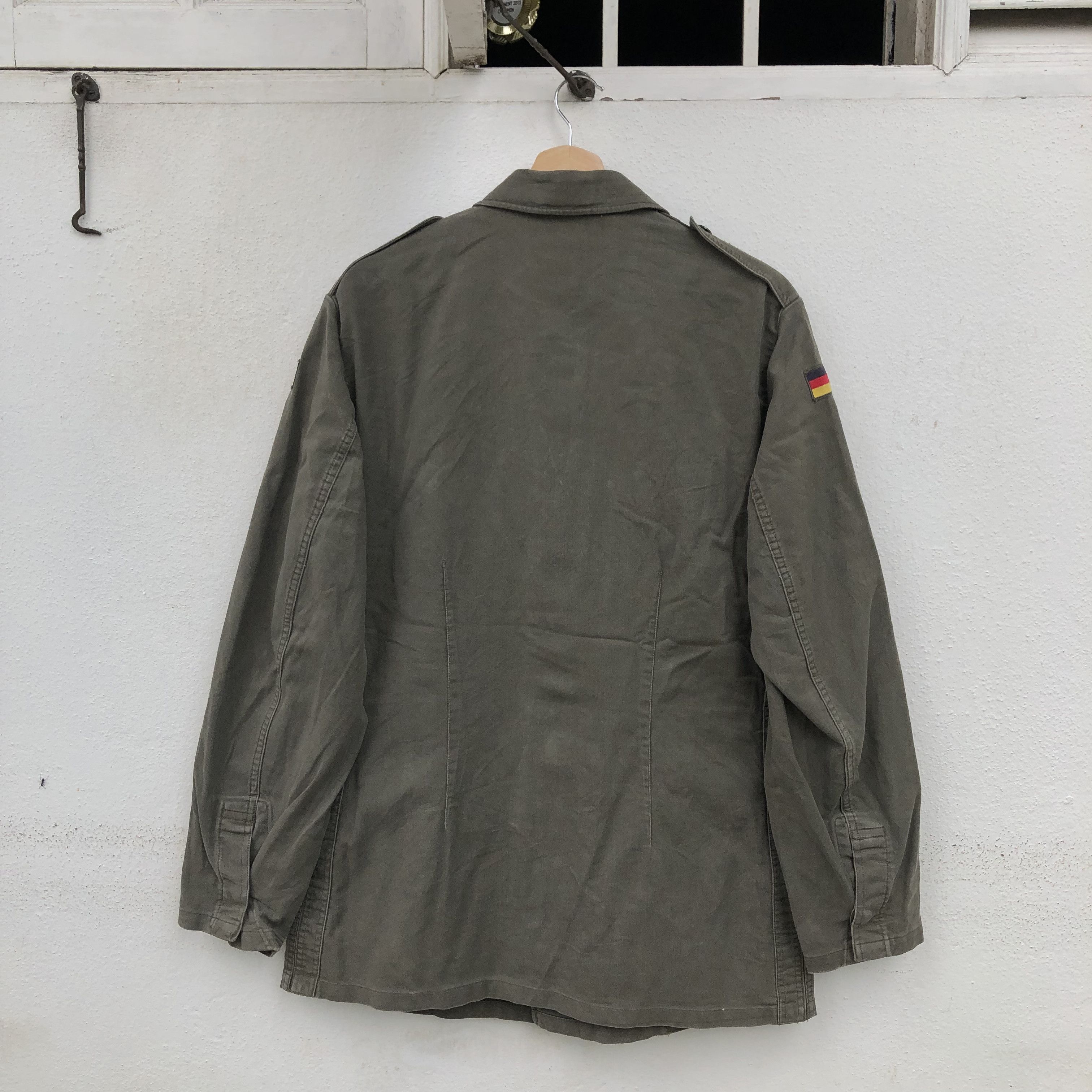 Japanese Brand VINTAGE MILITARY COLLECTIONS CHORE JACKET GERMANY FLAG Size US L / EU 52-54 / 3 - 6 Thumbnail