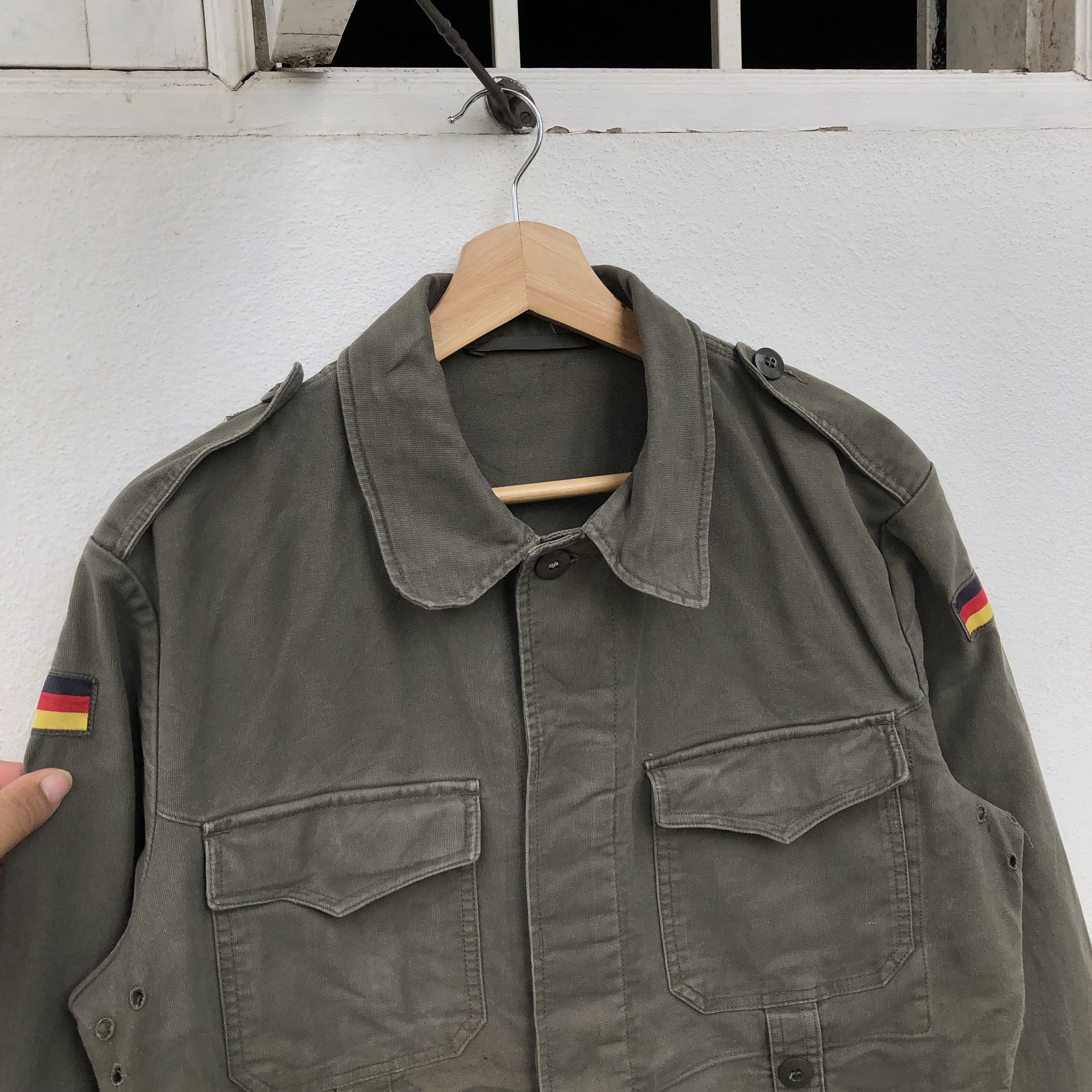 Japanese Brand VINTAGE MILITARY COLLECTIONS CHORE JACKET GERMANY FLAG Size US L / EU 52-54 / 3 - 7 Thumbnail