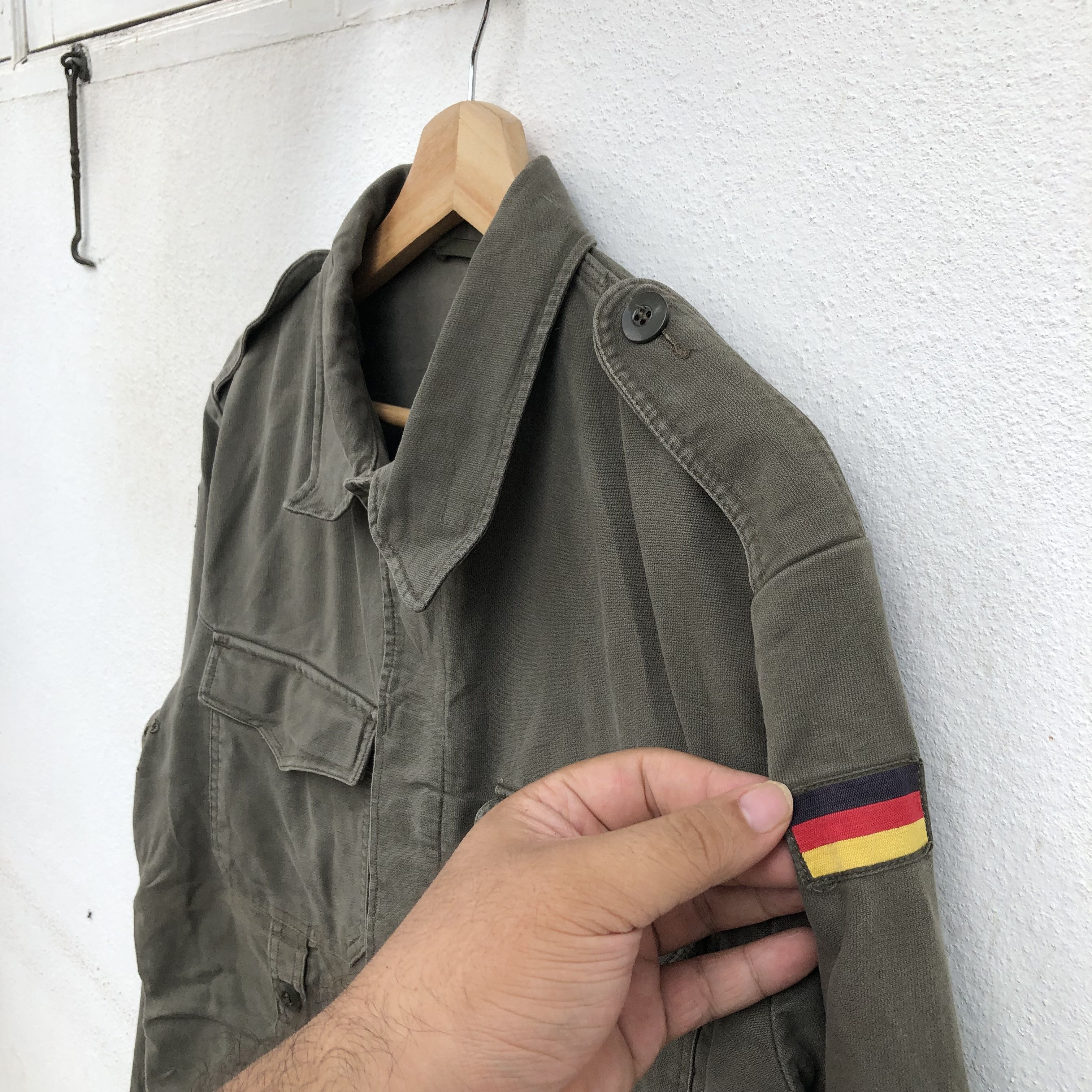 Japanese Brand VINTAGE MILITARY COLLECTIONS CHORE JACKET GERMANY FLAG Size US L / EU 52-54 / 3 - 4 Thumbnail