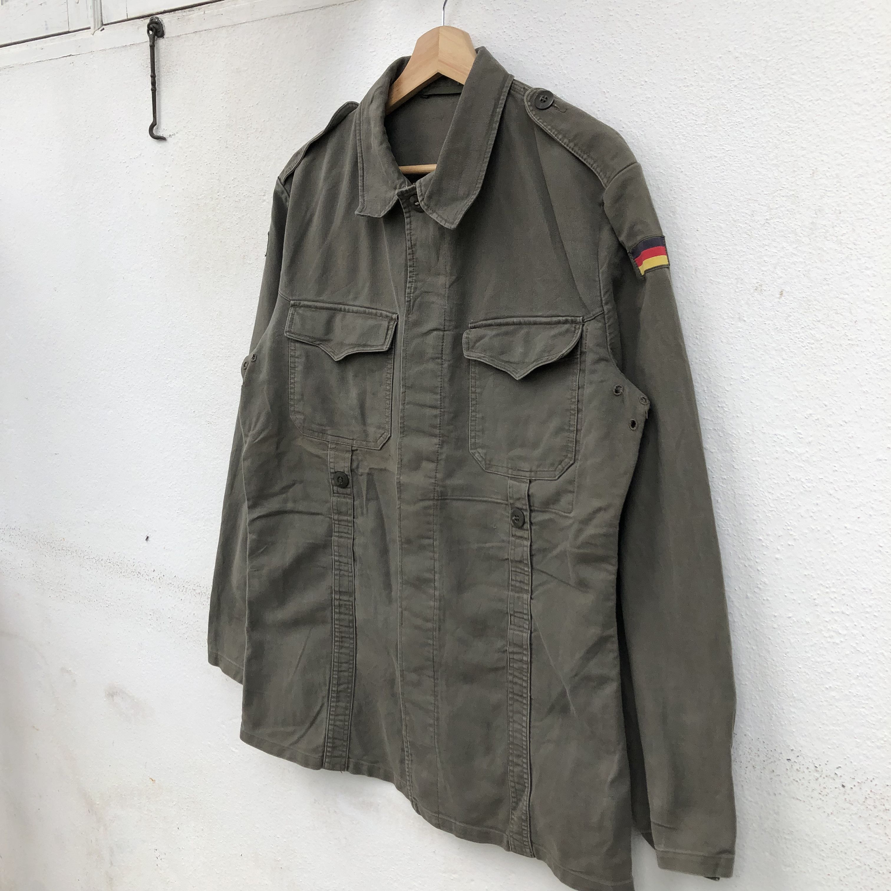 Japanese Brand VINTAGE MILITARY COLLECTIONS CHORE JACKET GERMANY FLAG Size US L / EU 52-54 / 3 - 2 Thumbnail