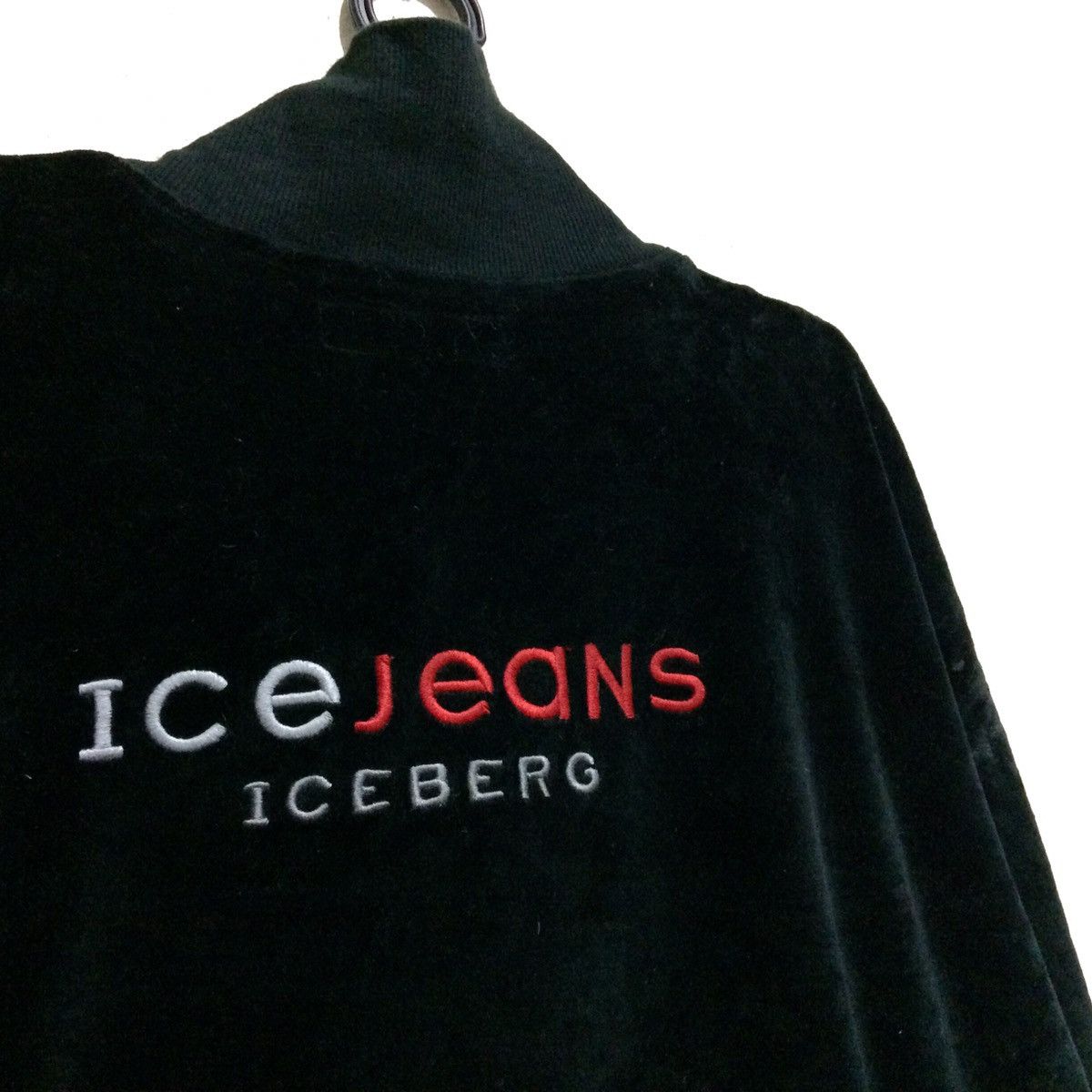Iceberg Vintage Ice jeans Embroidery Velvet Sweater LAMPO made ITAL Size US L / EU 52-54 / 3 - 3 Thumbnail