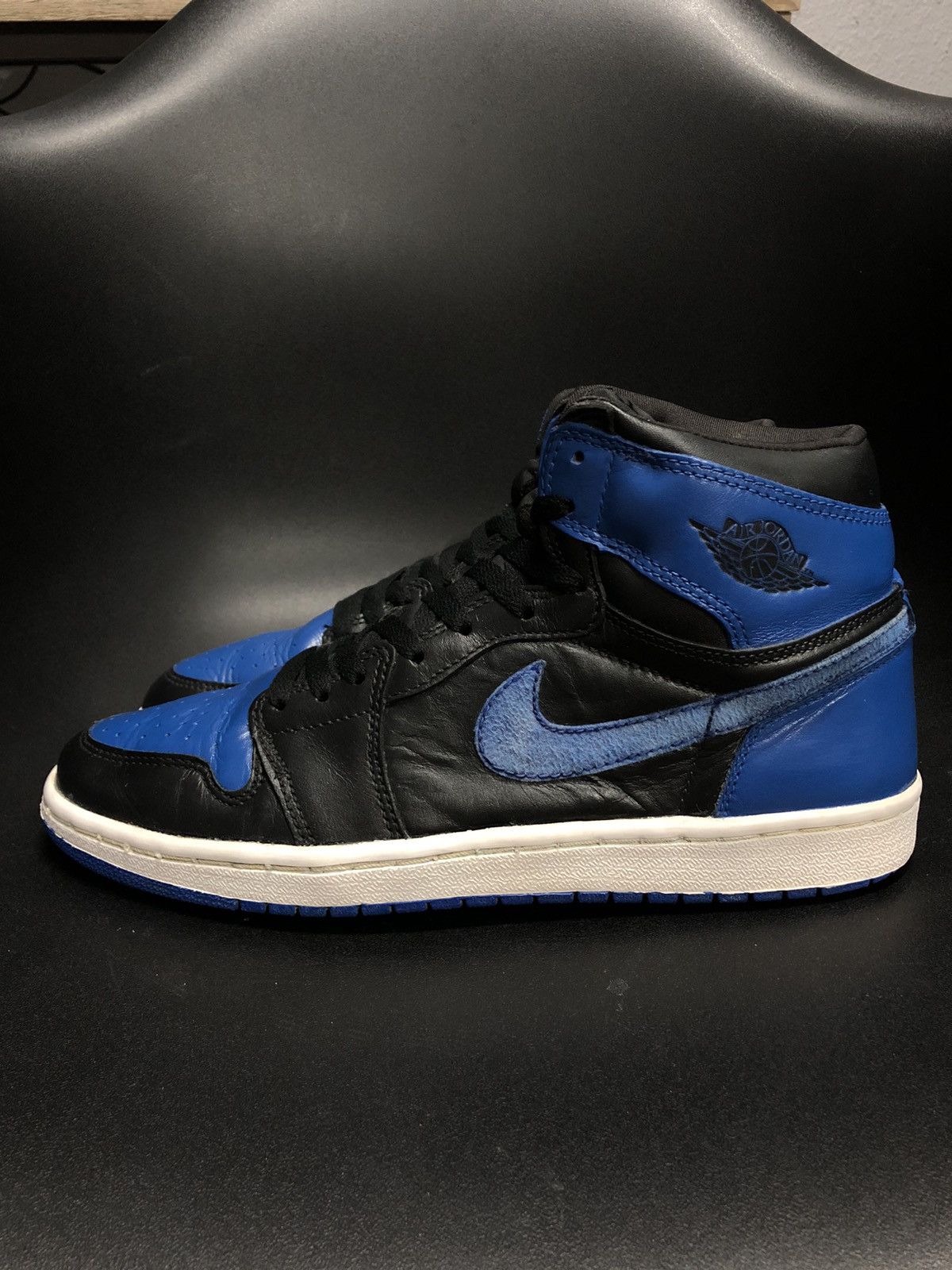 image of Nike Air Jordan 1 Royal 2001 Shoes in Royal Blue, Men's (Size 8.5)