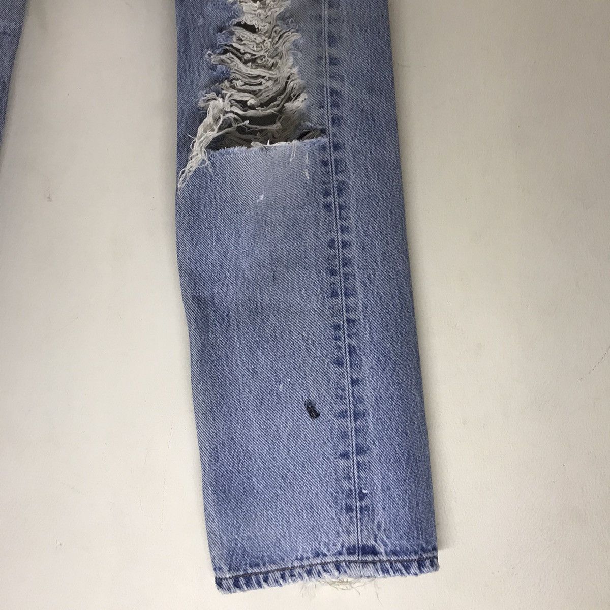 Levi's Vintage Levis 501xx Thrashed Jeans Kurt Cobain Size US 31 - 9 Thumbnail