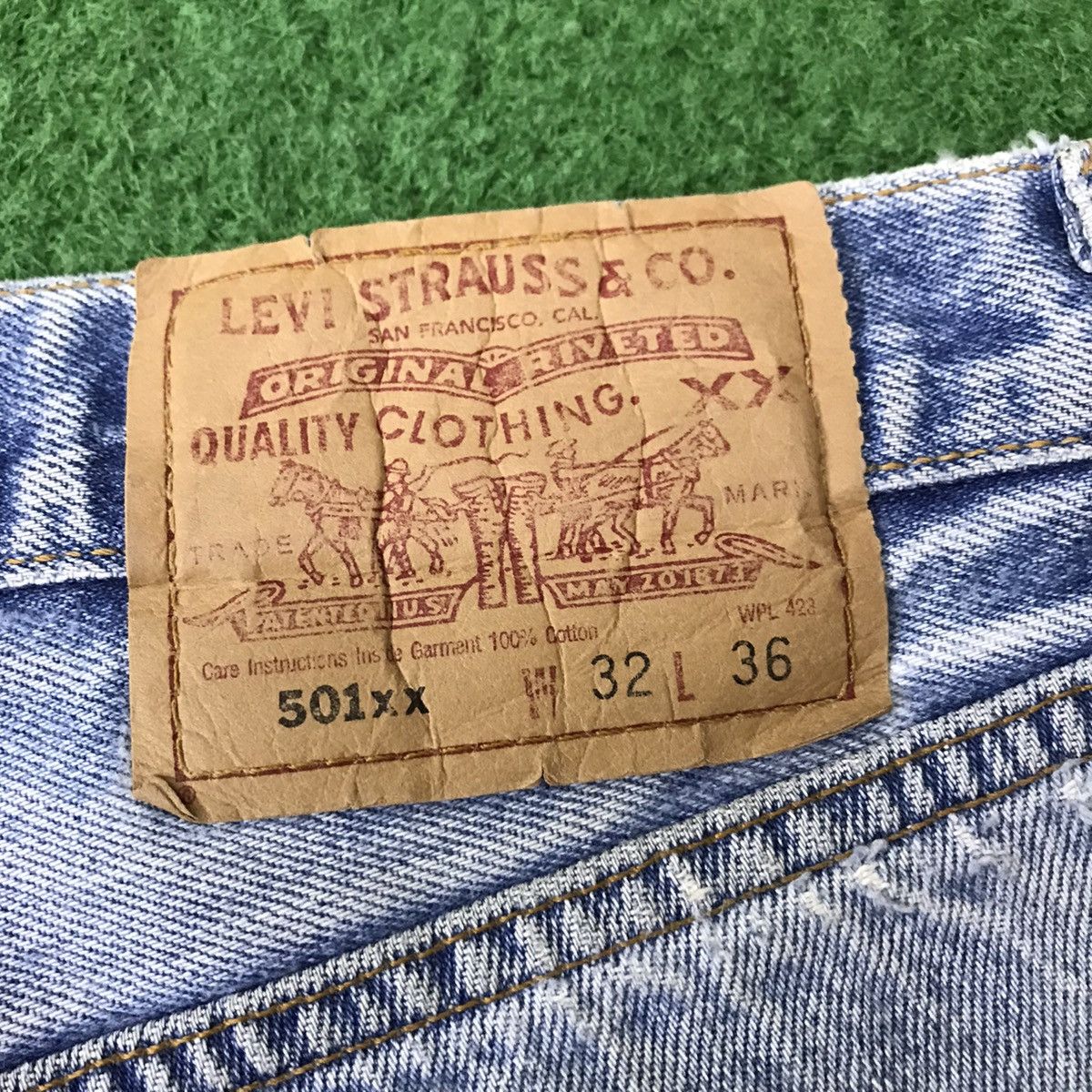 Levi's Vintage Levis 501xx Thrashed Jeans Kurt Cobain Size US 31 - 18 Thumbnail