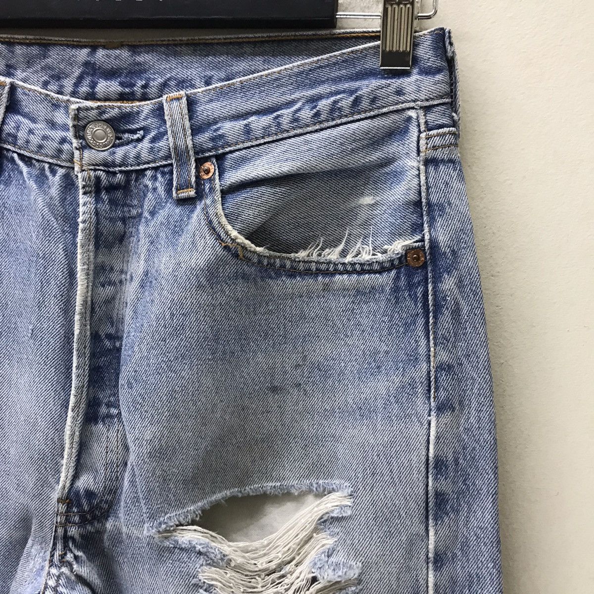 Levi's Vintage Levis 501xx Thrashed Jeans Kurt Cobain Size US 31 - 5 Thumbnail