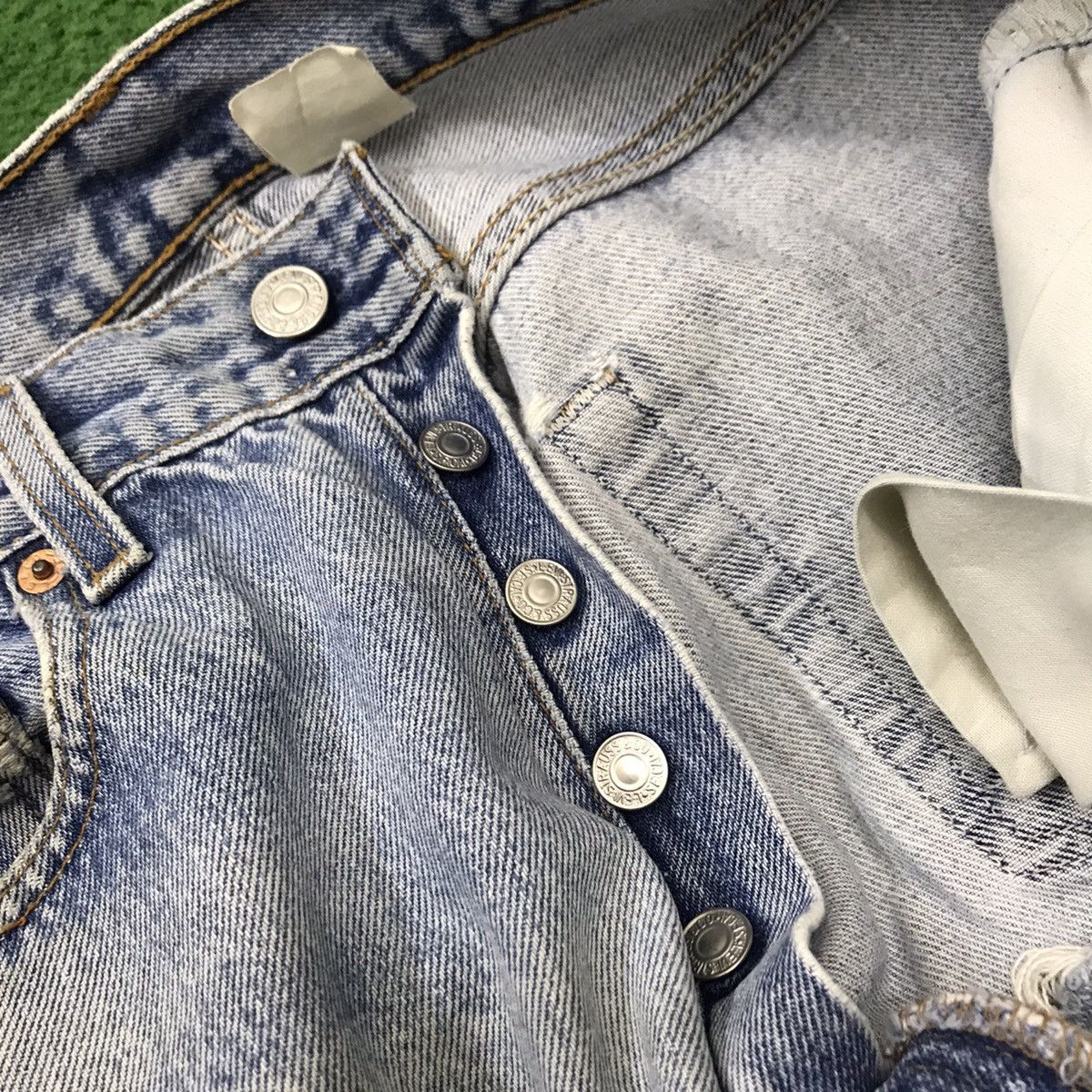 Levi's Vintage Levis 501xx Thrashed Jeans Kurt Cobain Size US 31 - 19 Thumbnail