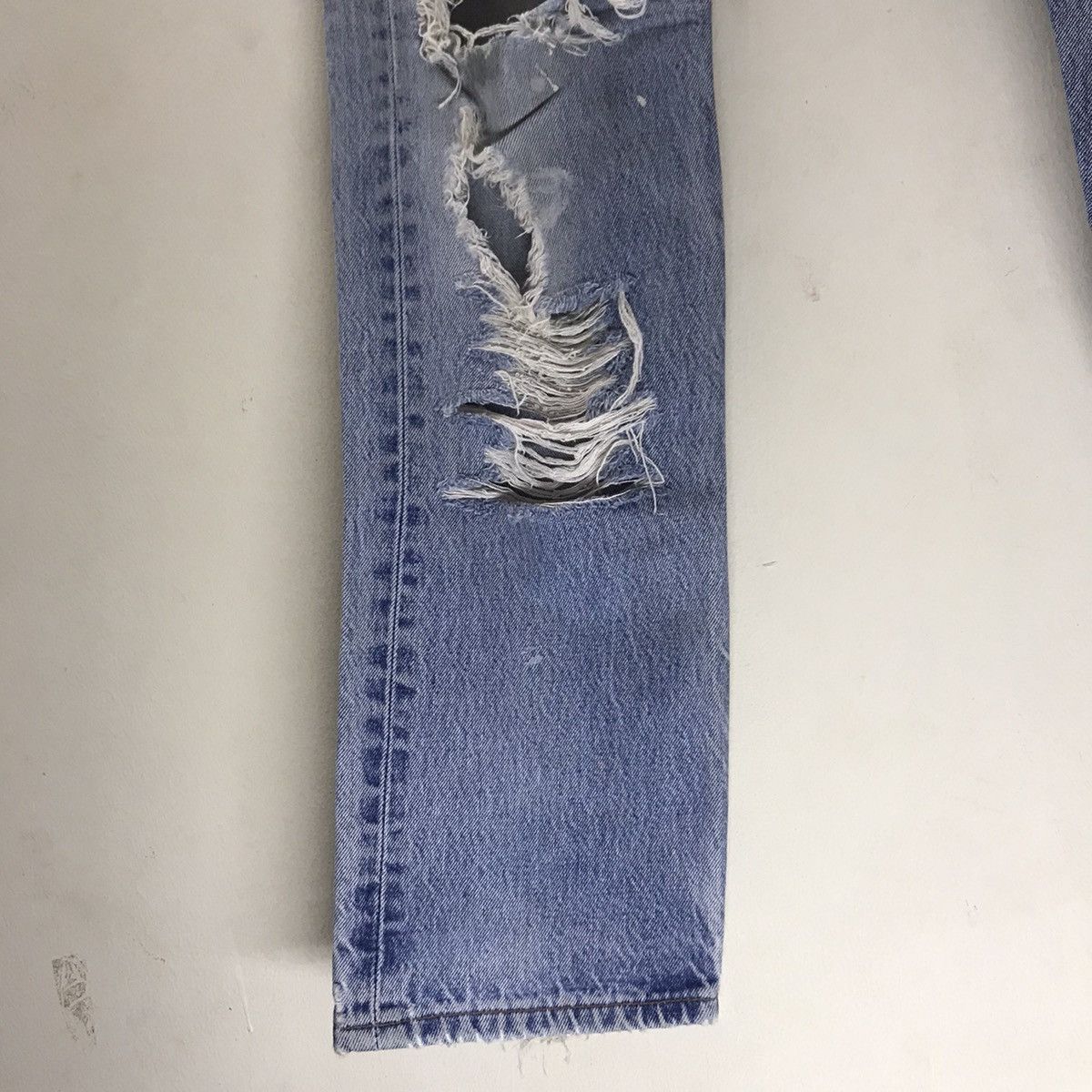 Levi's Vintage Levis 501xx Thrashed Jeans Kurt Cobain Size US 31 - 8 Thumbnail