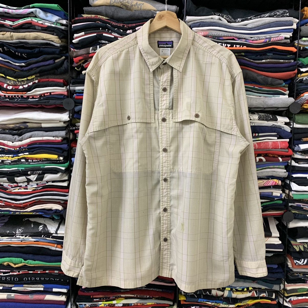 VINTAGE PATAGONIA BUTTON SHIRT