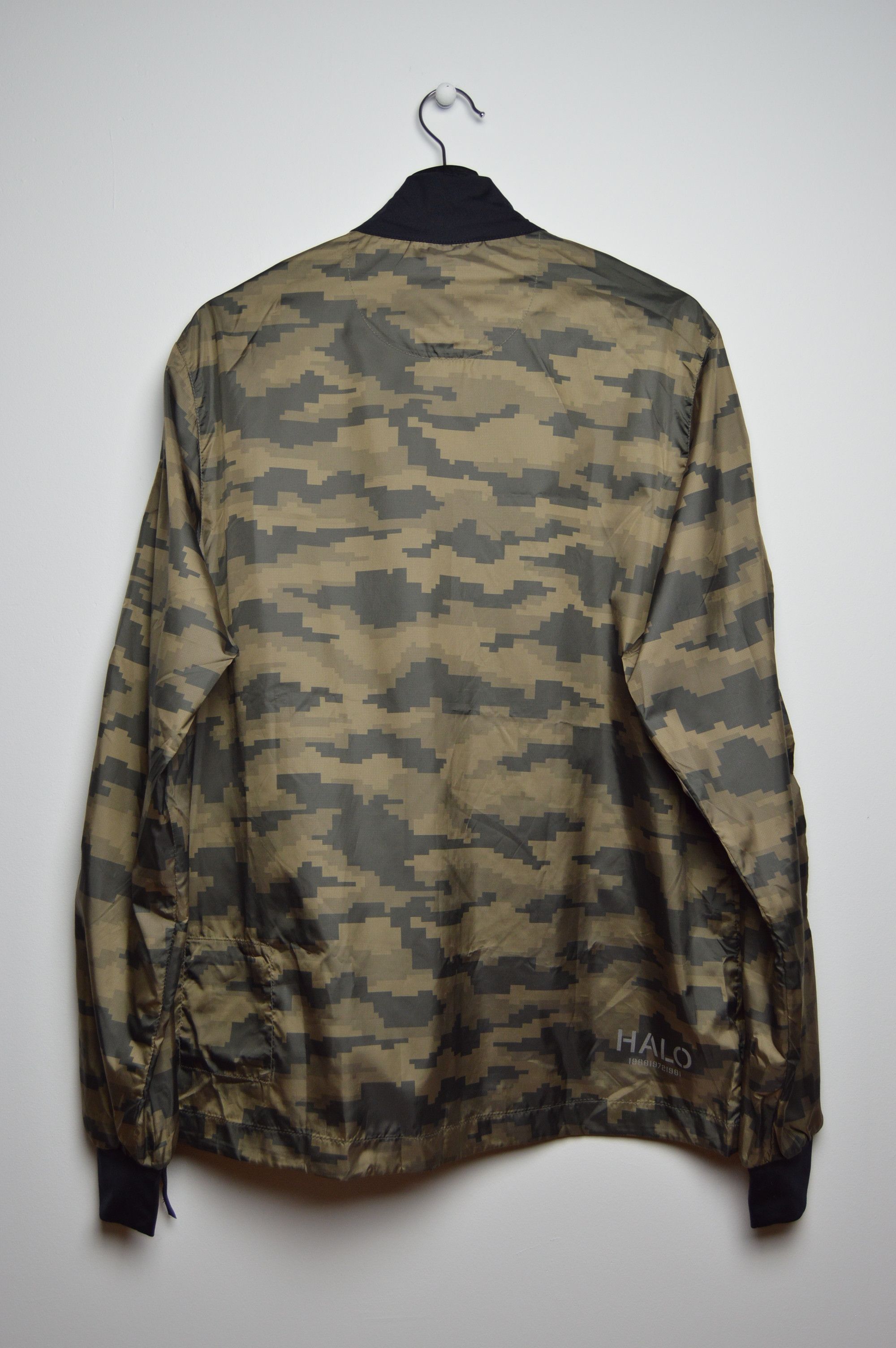 Halo halo tech stealth camo anorak Size US L / EU 52-54 / 3 - 6 Thumbnail