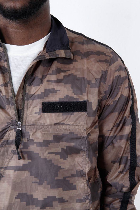 Halo halo tech stealth camo anorak Size US L / EU 52-54 / 3 - 7 Thumbnail