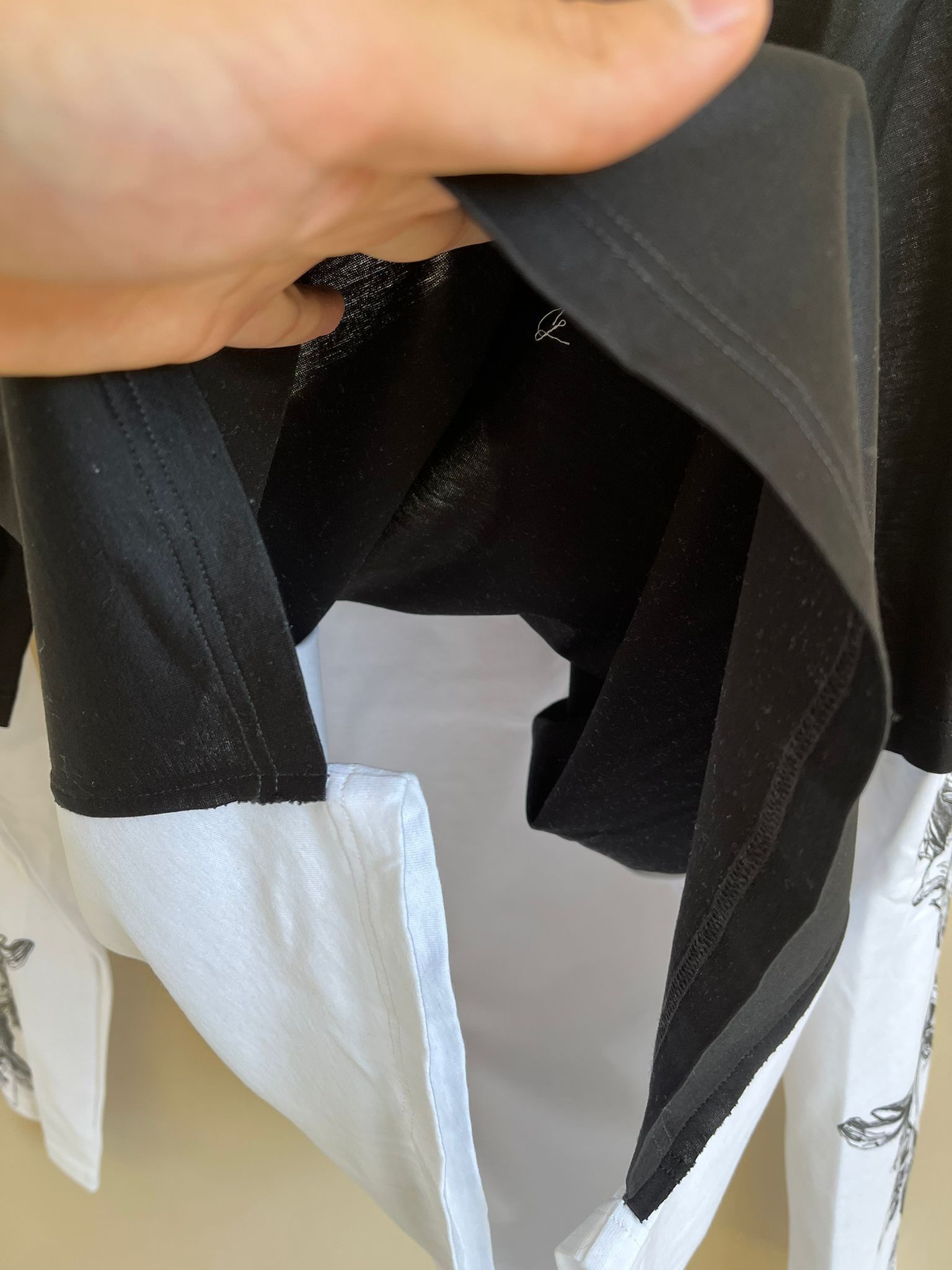 Alexander McQueen Long Sleeve Shirt in Black & White Size US M / EU 48-50 / 2 - 11 Thumbnail