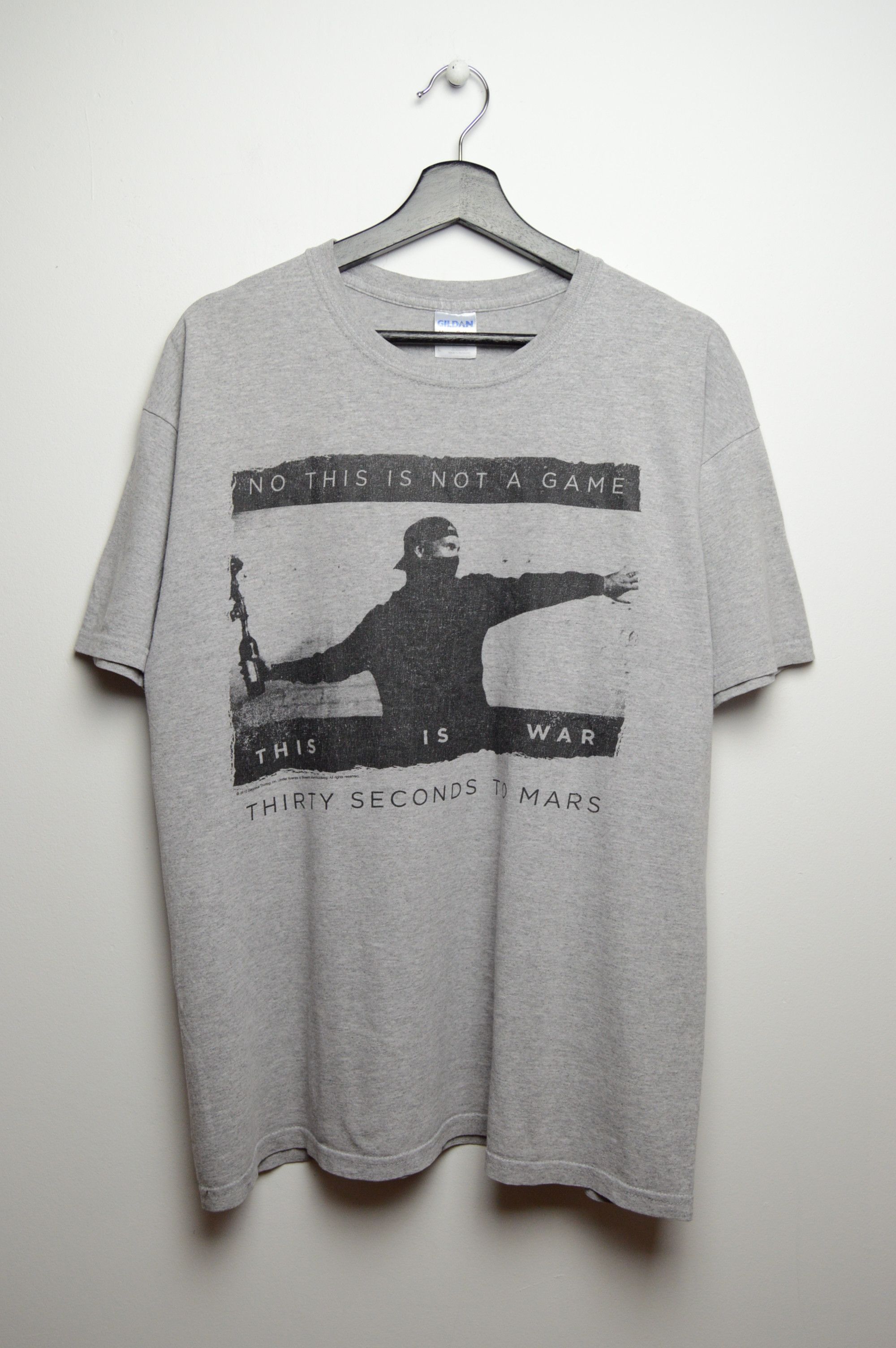 Band Tees 30 seconds to mars vintage 2010 this is war tee Size US L / EU 52-54 / 3 - 1 Thumbnail