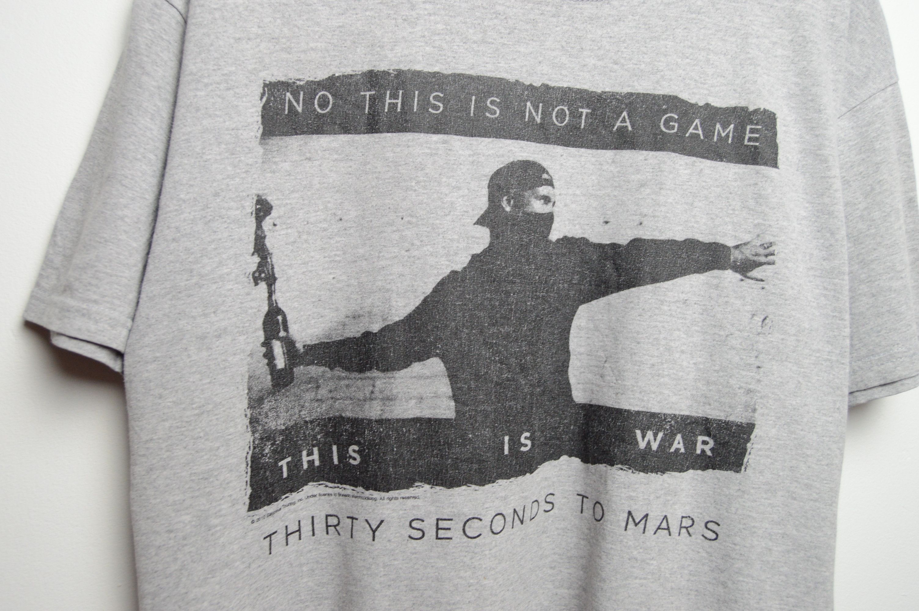 Band Tees 30 seconds to mars vintage 2010 this is war tee Size US L / EU 52-54 / 3 - 4 Thumbnail