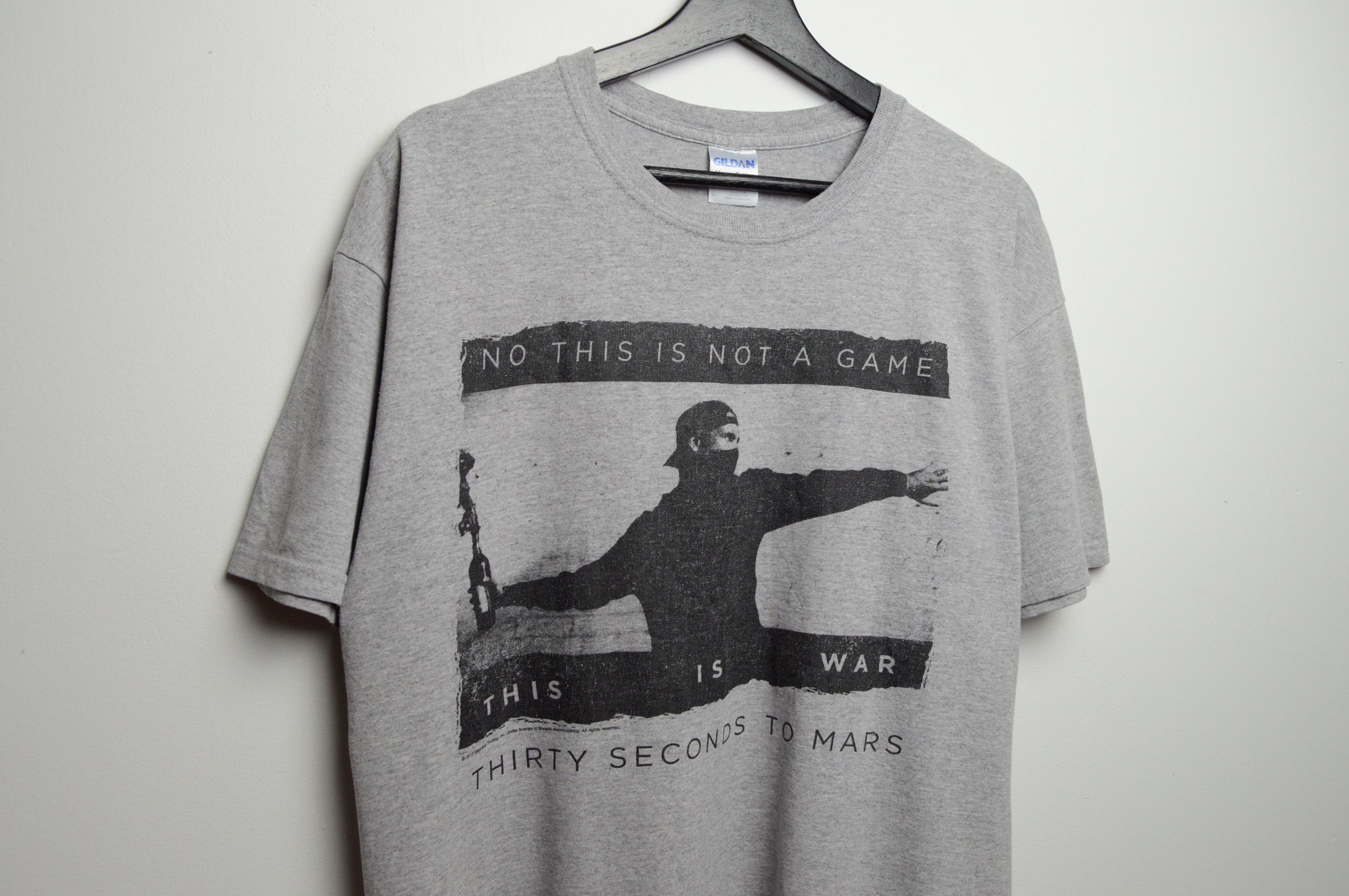 Band Tees 30 seconds to mars vintage 2010 this is war tee Size US L / EU 52-54 / 3 - 2 Thumbnail