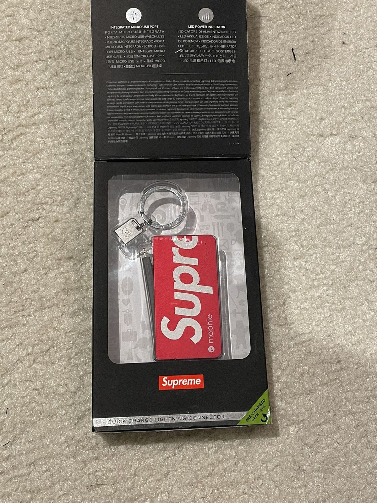Mophie × Supreme SUPREME MOPHIE POWER RESERVE KEYCHAIN RED OS NOT WORKING Size ONE SIZE - 3 Thumbnail