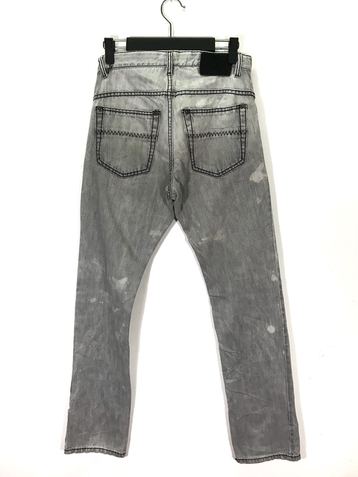 Viktor & Rolf Italian Designer Viktor & Rolf Faded Jeans Made In Italy Size US 32 / EU 48 - 2 Thumbnail