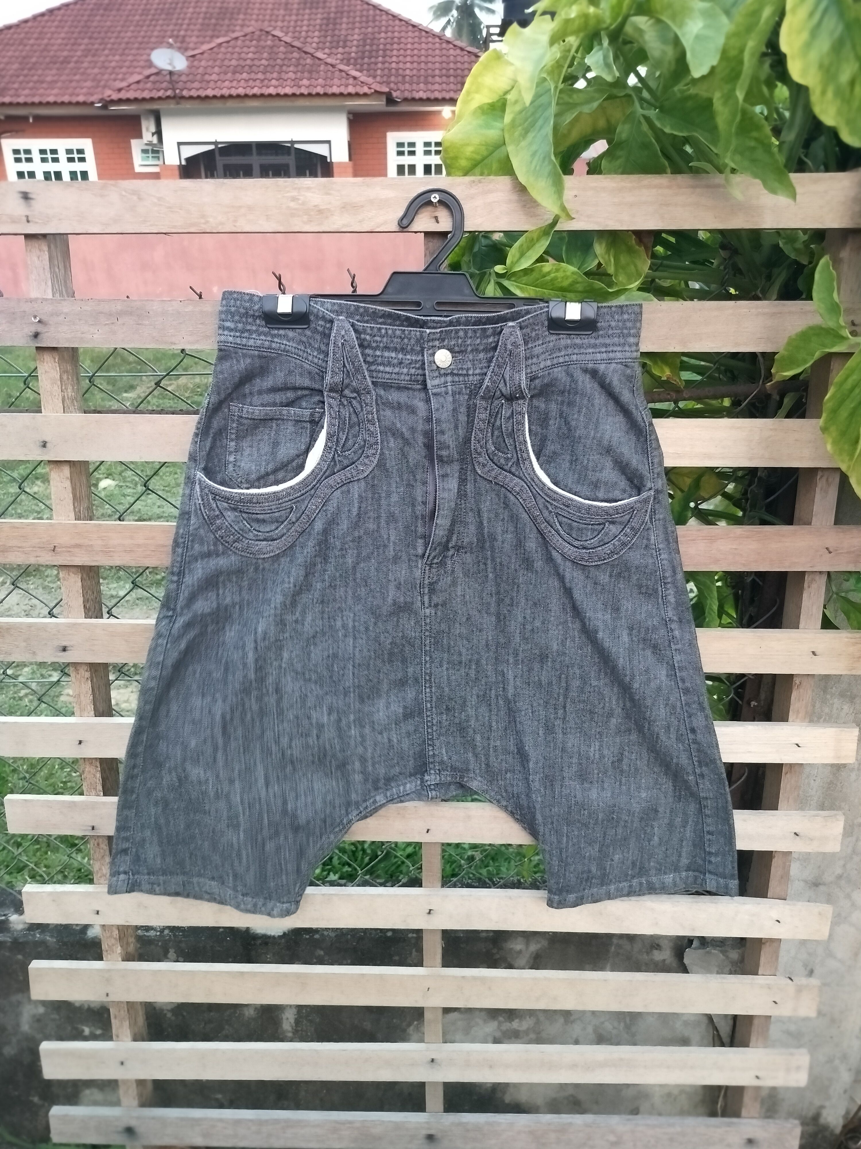 Issey Miyake × Japanese Brand × Tsumori Chisato TSUMORI CHISATO BY ISSEY MIYAKE SHORT DENIM Size US 30 / EU 46 - 1 Thumbnail
