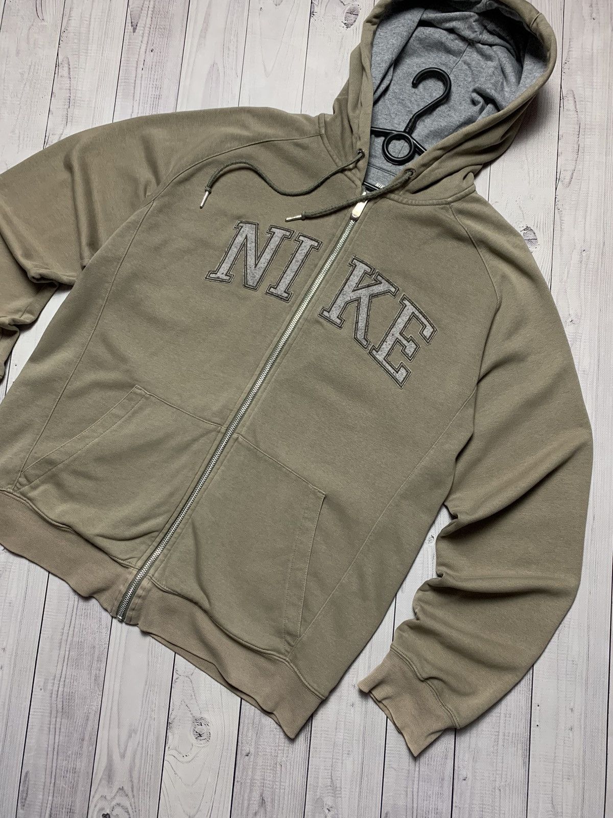 Vintage Vintage Nike Khaki zip hoodie big logo size L Size US L / EU 52-54 / 3 - 2 Thumbnail