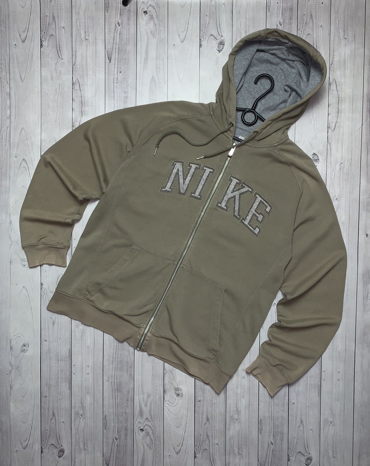 Vintage Vintage Nike Khaki zip hoodie big logo size L Size US L / EU 52-54 / 3 - 1 Thumbnail