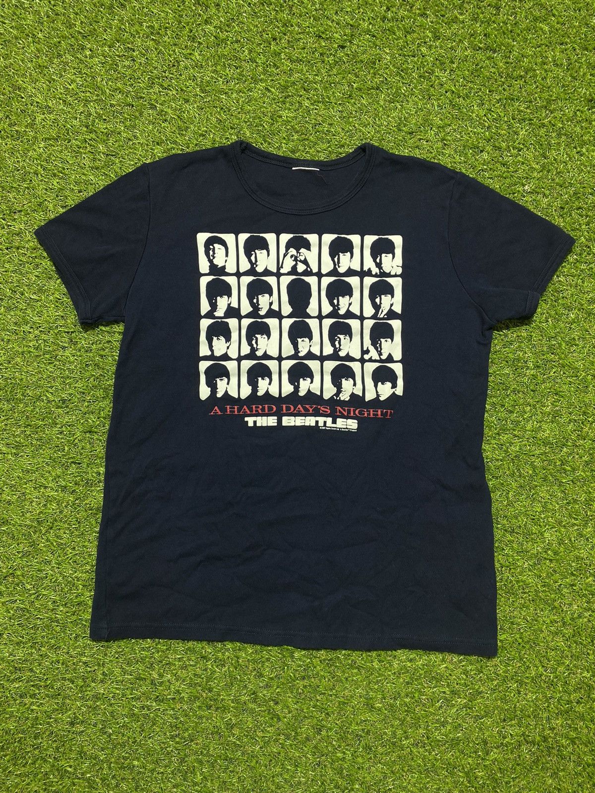 Band Tees Vintages Y2k The Beatles tee streetwear rock band tee size S Size US S / EU 44-46 / 1 - 1 Thumbnail