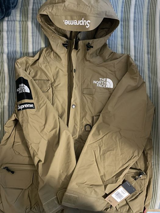 Supreme Supreme x The North Face Cargo Jacket Gold sz M