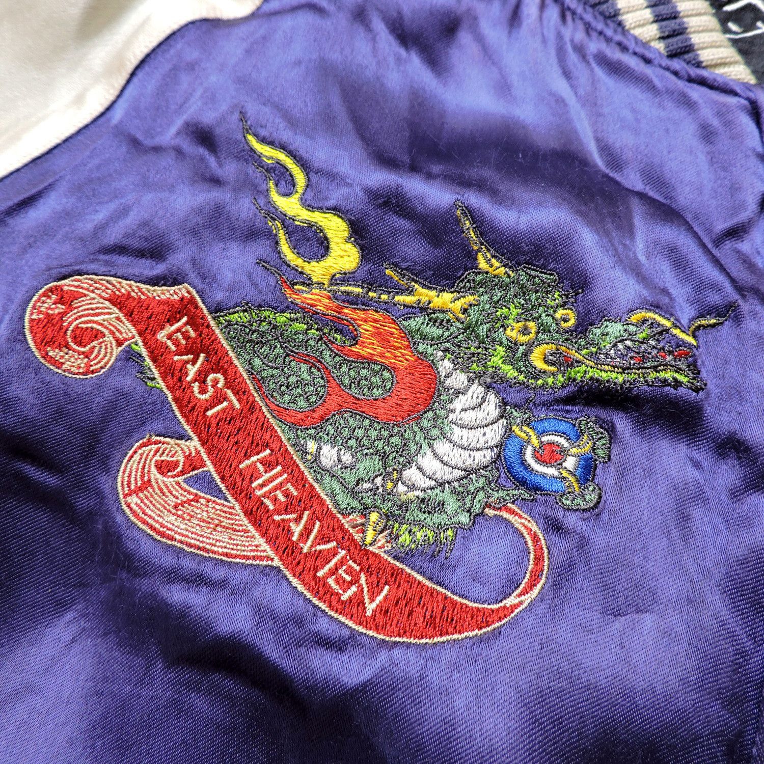 Avirex AVIREX 'FAR EAST, ORIENTAL BEAST' DRAGON TORA SUKAJAN Size US L / EU 52-54 / 3 - 16 Thumbnail