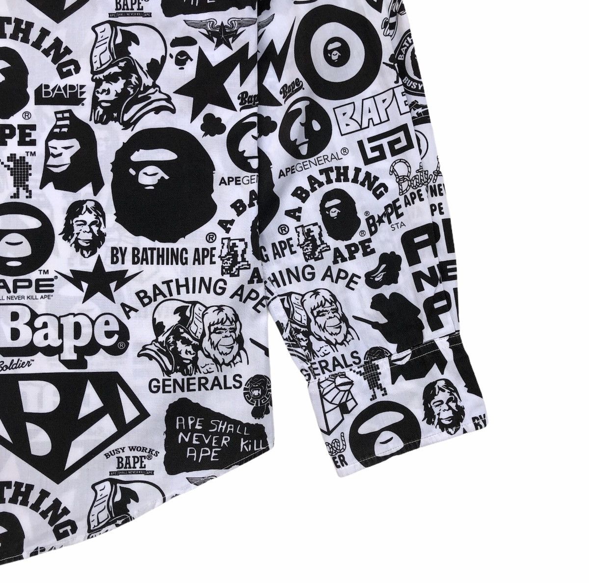 Bape Newspaper Button Up Shirt Size US M / EU 48-50 / 2 - 4 Thumbnail