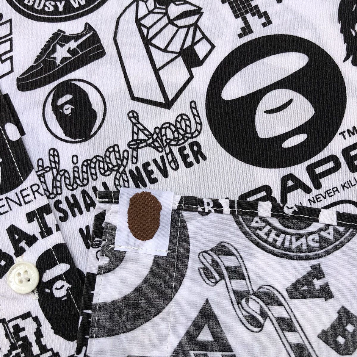 Bape Newspaper Button Up Shirt Size US M / EU 48-50 / 2 - 11 Thumbnail