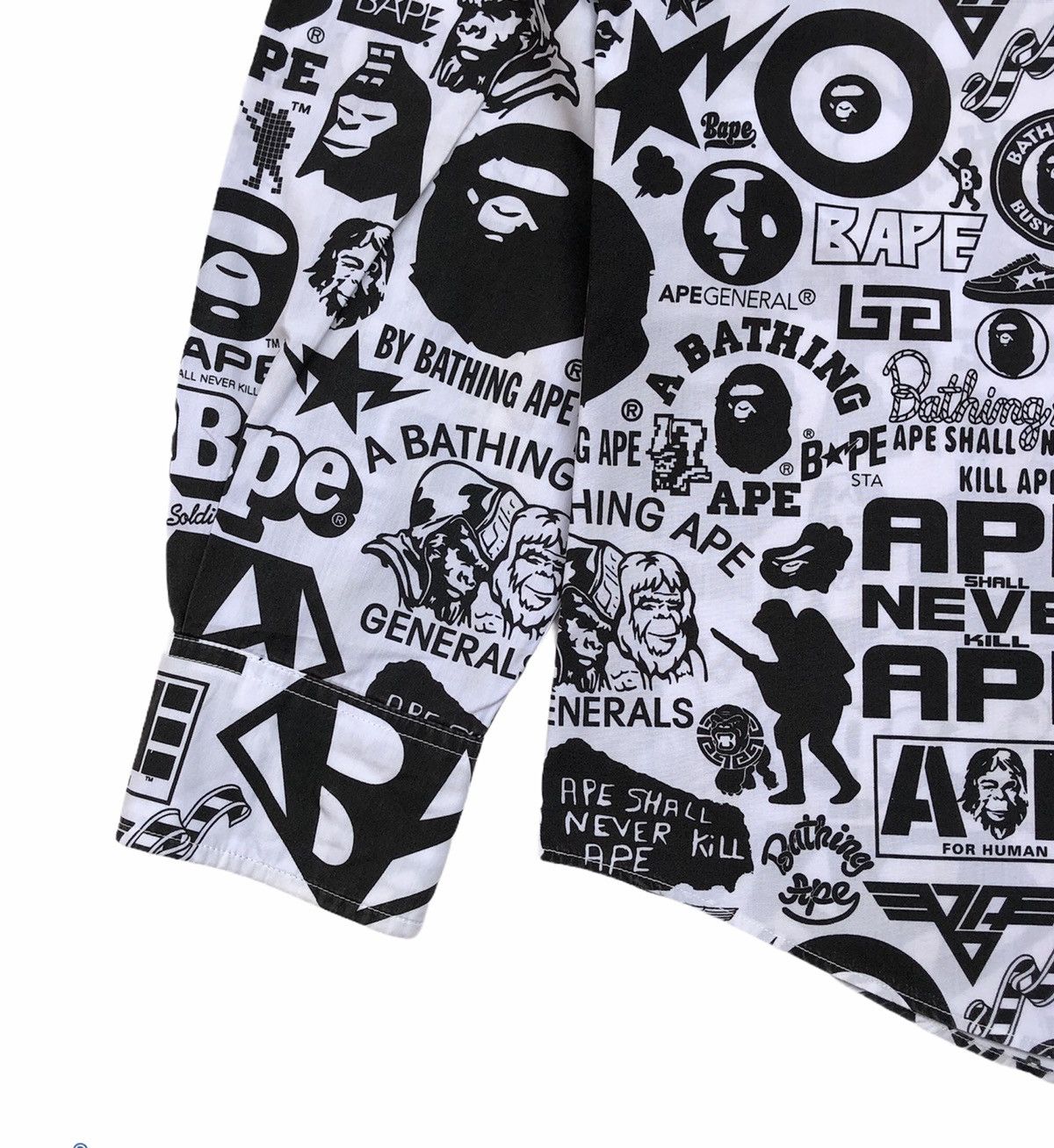 Bape Newspaper Button Up Shirt Size US M / EU 48-50 / 2 - 5 Thumbnail