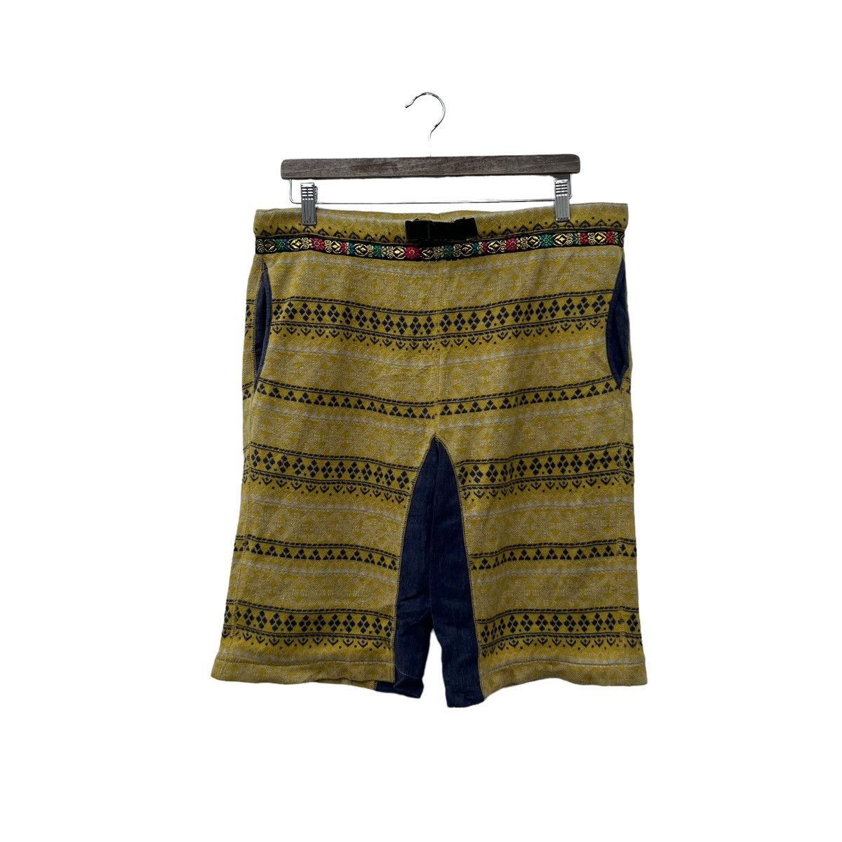 Japanese Brand VINTAGE NAVAJO DESIGN SHORT PANTS FROSTY JAPAN PROJECT Size US 36 / EU 52 - 1 Thumbnail