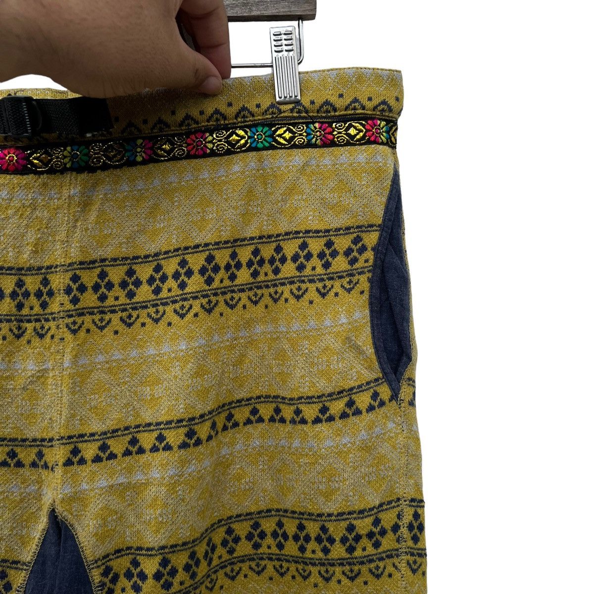 Japanese Brand VINTAGE NAVAJO DESIGN SHORT PANTS FROSTY JAPAN PROJECT Size US 36 / EU 52 - 5 Thumbnail