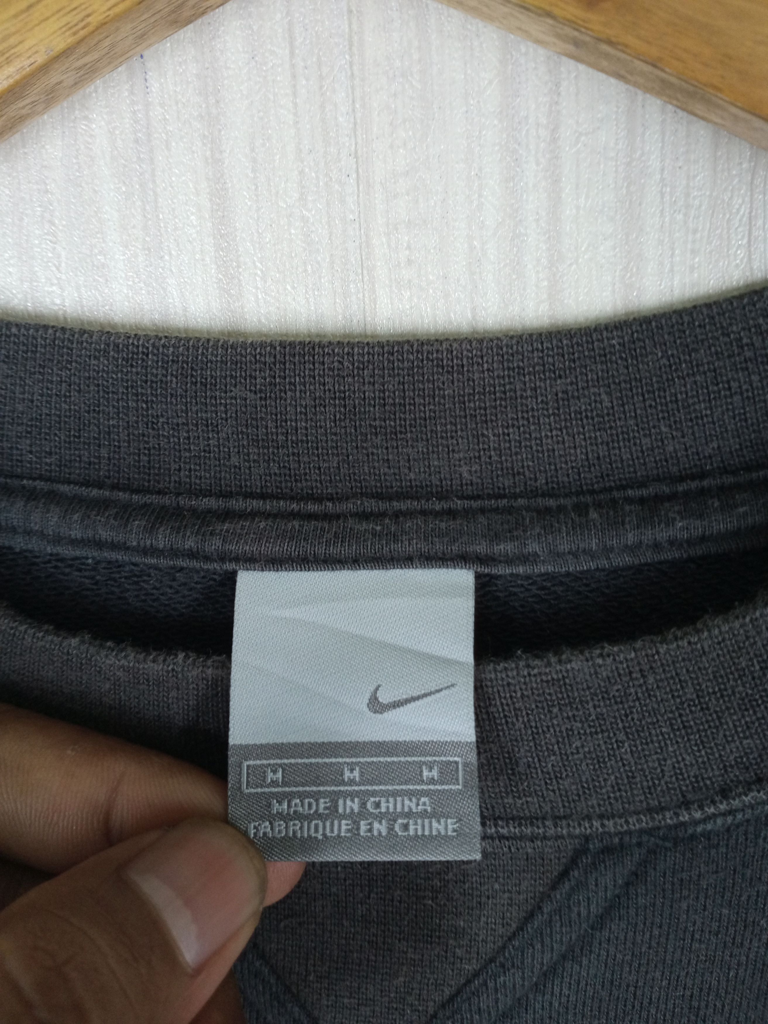 Nike Vintage Nike Small Logo Sweatshirt Size US M / EU 48-50 / 2 - 3 Thumbnail