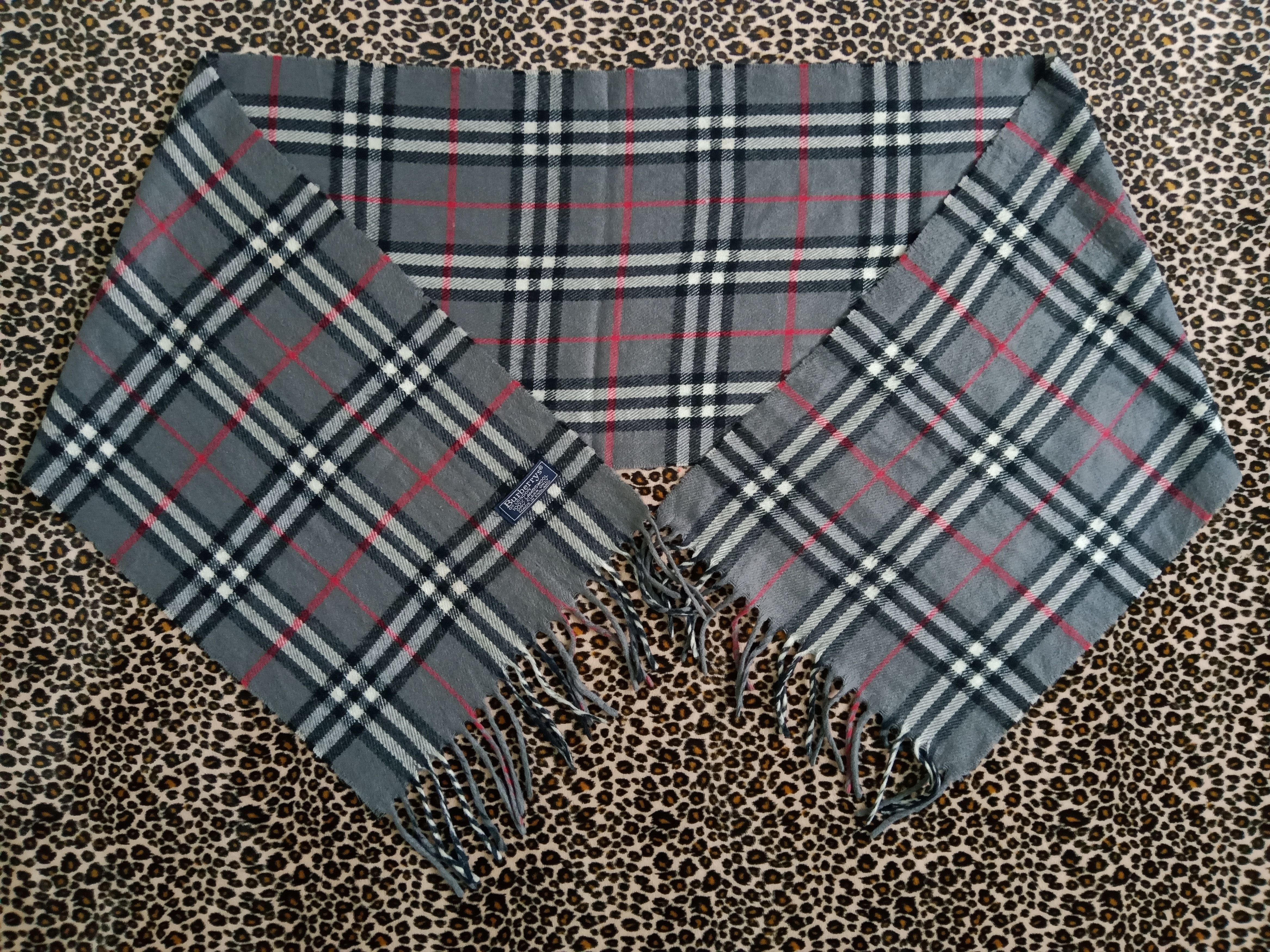 Burberry × Vintage BURBERRY'S OF LONDON MADE IN ENGLAND 100% LAMBSWOOL MUFFLER Size ONE SIZE - 3 Thumbnail