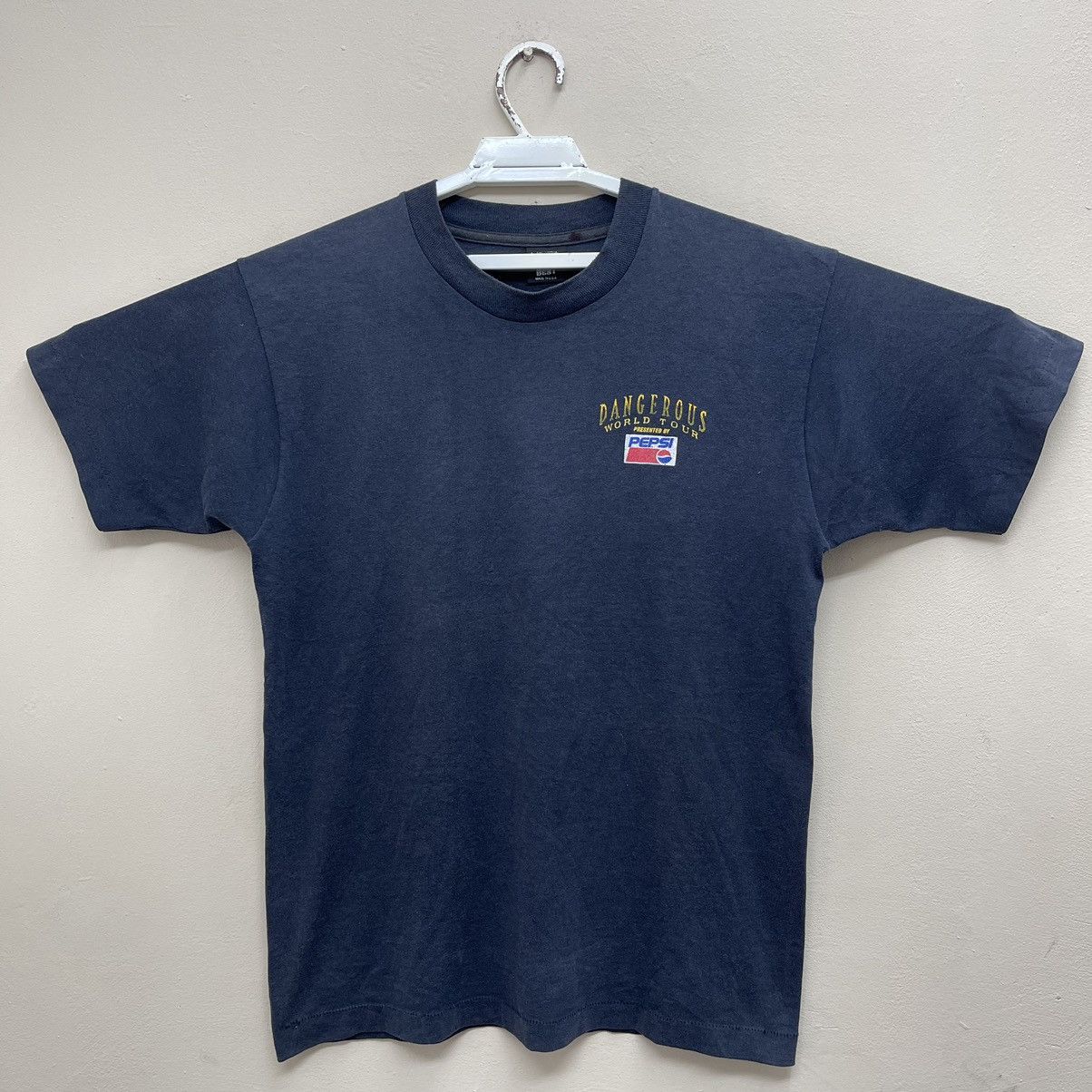 Band Tees × Michael Jackson × Vintage Vintage 90s Micheal Jackson Dangerous World Tour By Pepsi Size US L / EU 52-54 / 3 - 3 Thumbnail