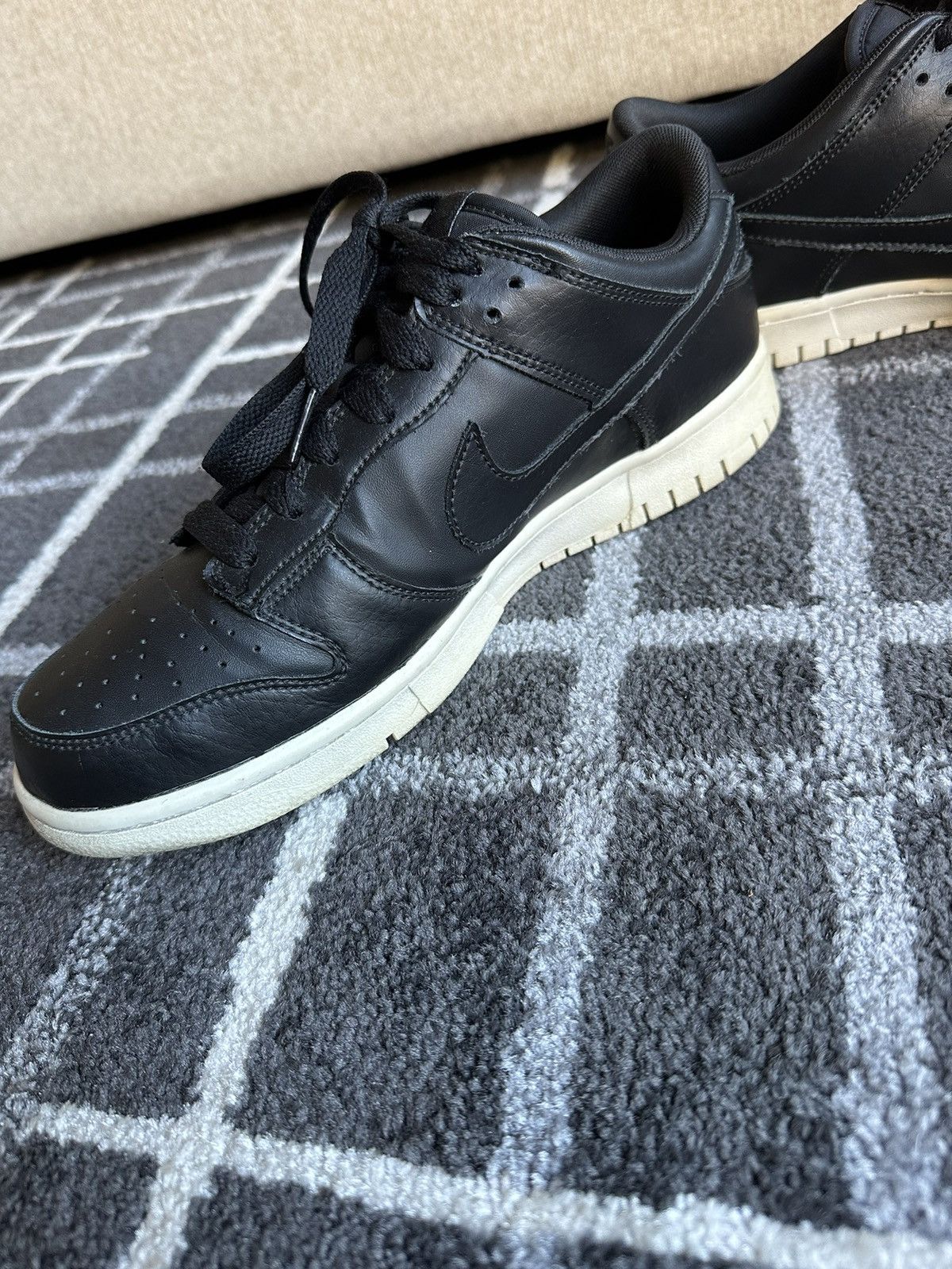 Nike Rare Nike Dunk Low Black Leather 2018 sneakers Size US 10 / EU 43 - 5 Thumbnail