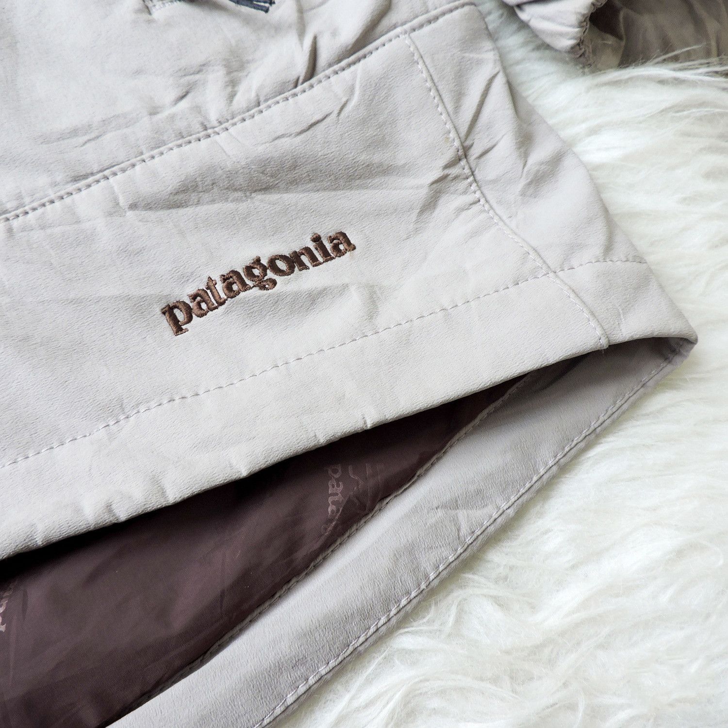 Patagonia PATAGONIA WHITE REGULATOR SKI LINED SOFTSHELL JACKET Size US S / EU 44-46 / 1 - 11 Thumbnail