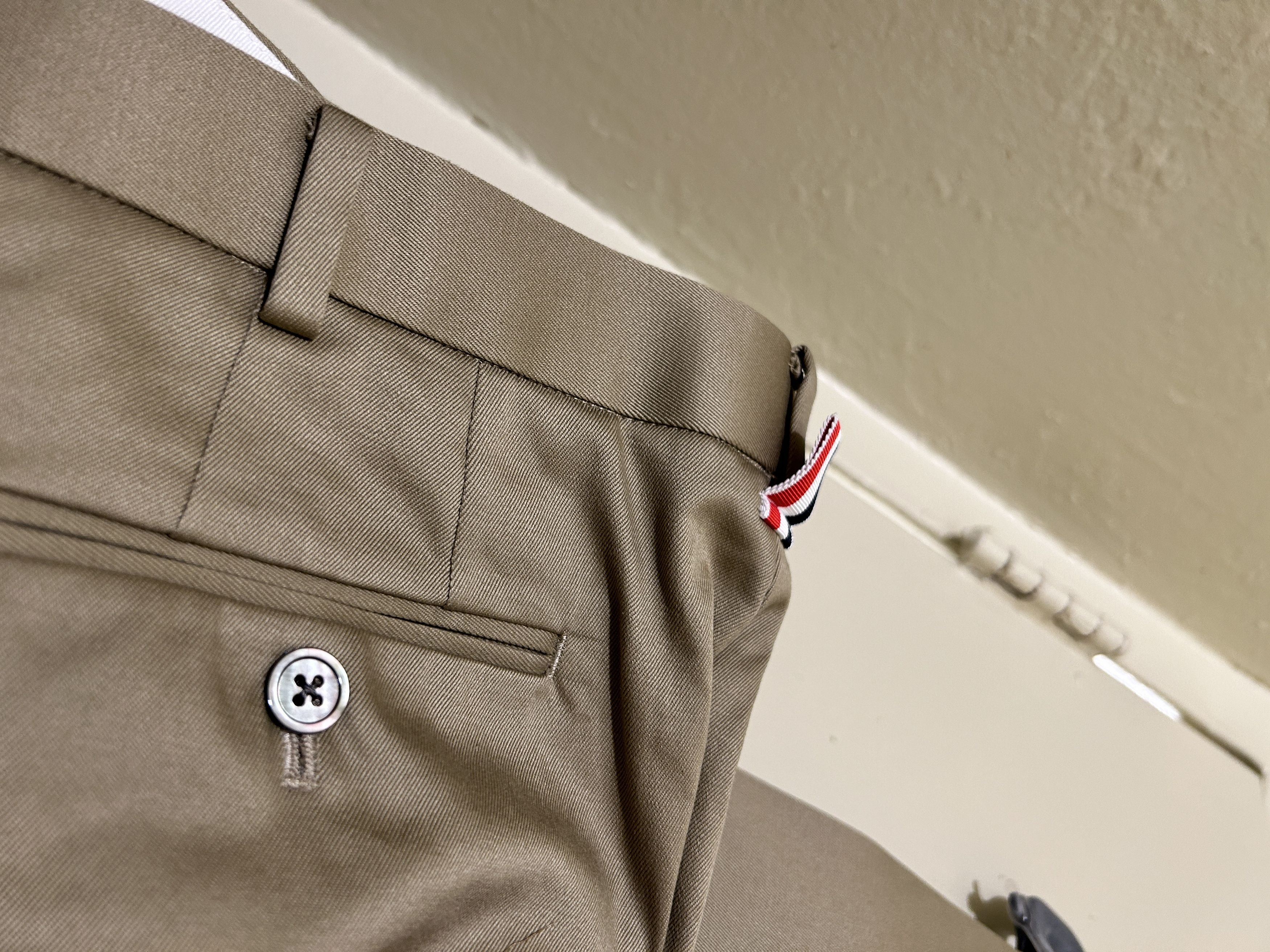 Thom Browne unconstructed belt loop w/ satin stitch floral patches Size US 32 / EU 48 - 8 Thumbnail