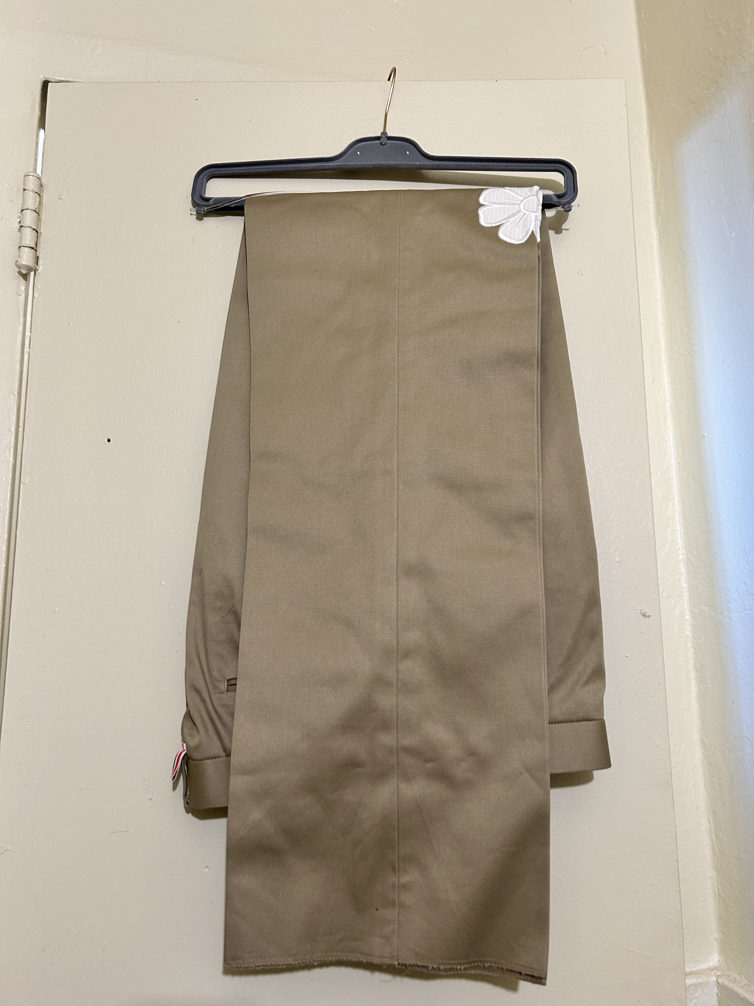 Thom Browne unconstructed belt loop w/ satin stitch floral patches Size US 32 / EU 48 - 2 Thumbnail