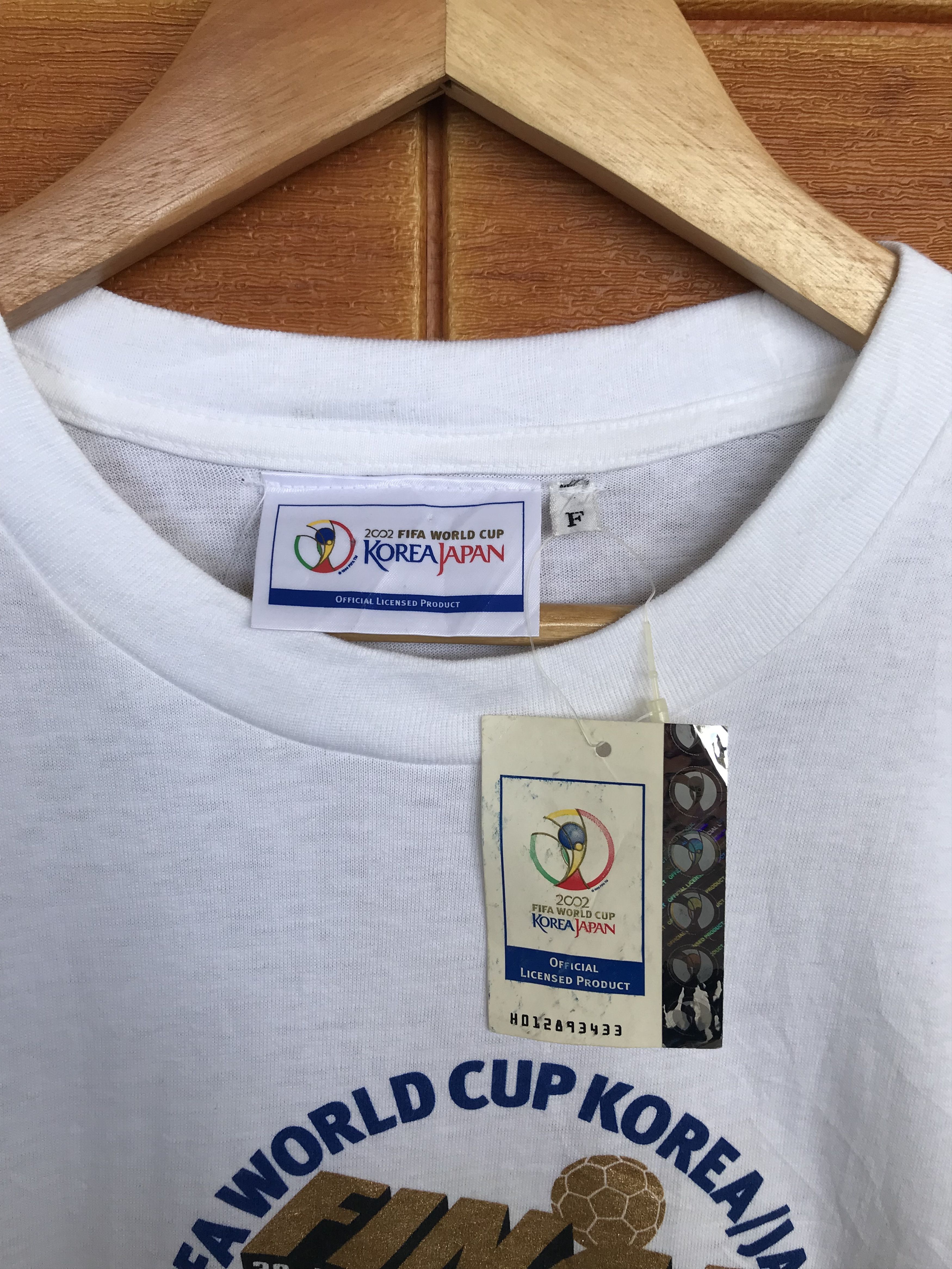 Vintage Vintage 2002 FIFA World Cup Korea Japan T-Shirt Size US M / EU 48-50 / 2 - 3 Thumbnail