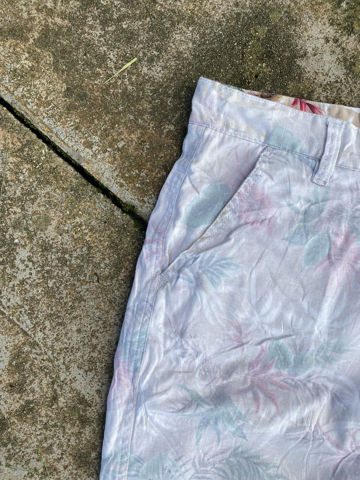 In The Attic In the attic floral riversible shorts Size US 32 / EU 48 - 8 Thumbnail