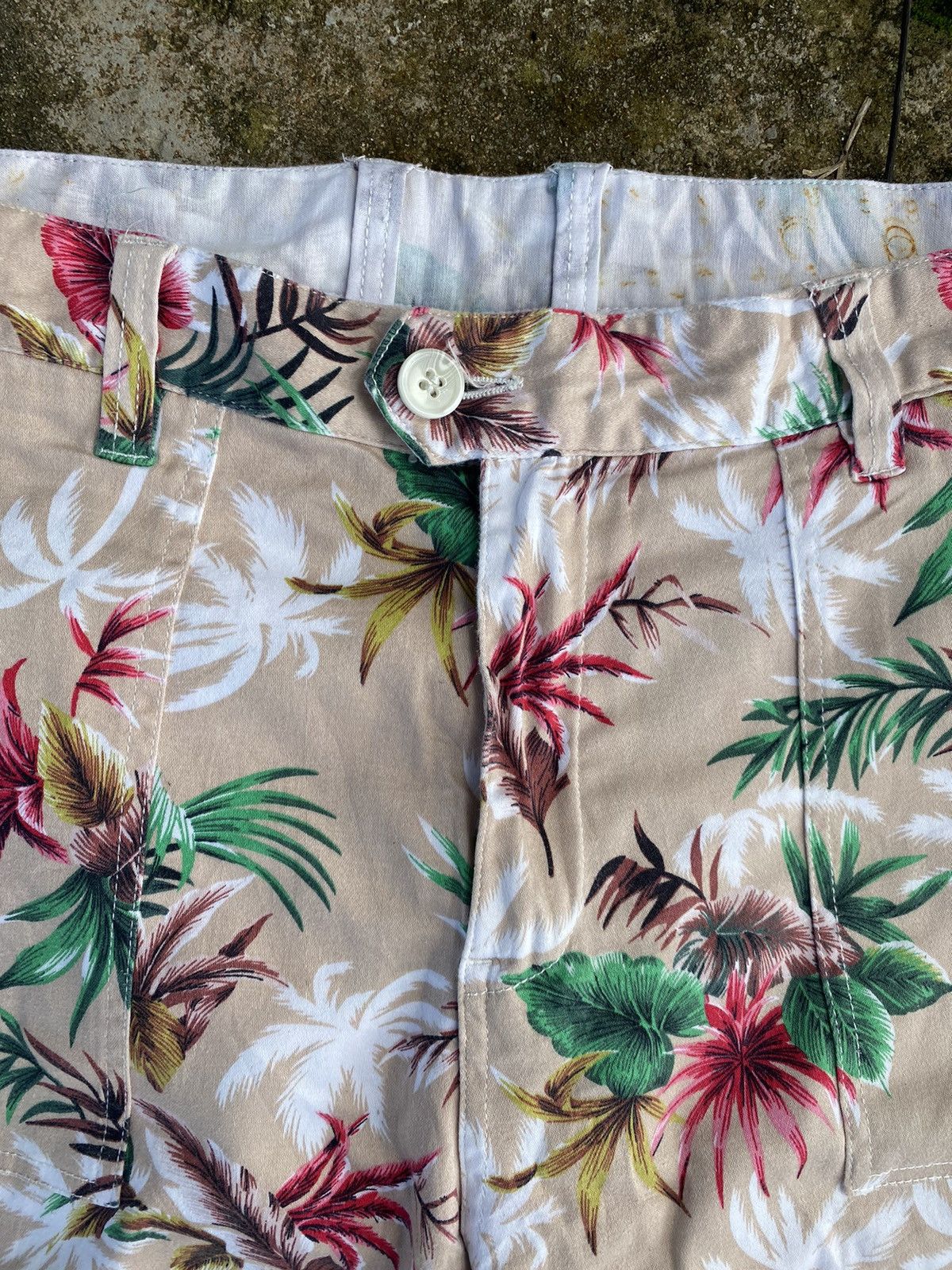 In The Attic In the attic floral riversible shorts Size US 32 / EU 48 - 3 Thumbnail