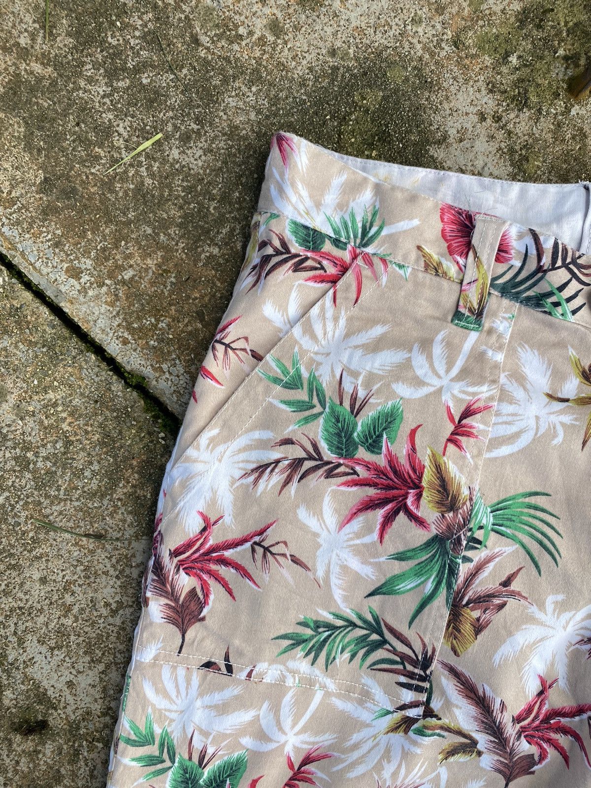 In The Attic In the attic floral riversible shorts Size US 32 / EU 48 - 5 Thumbnail