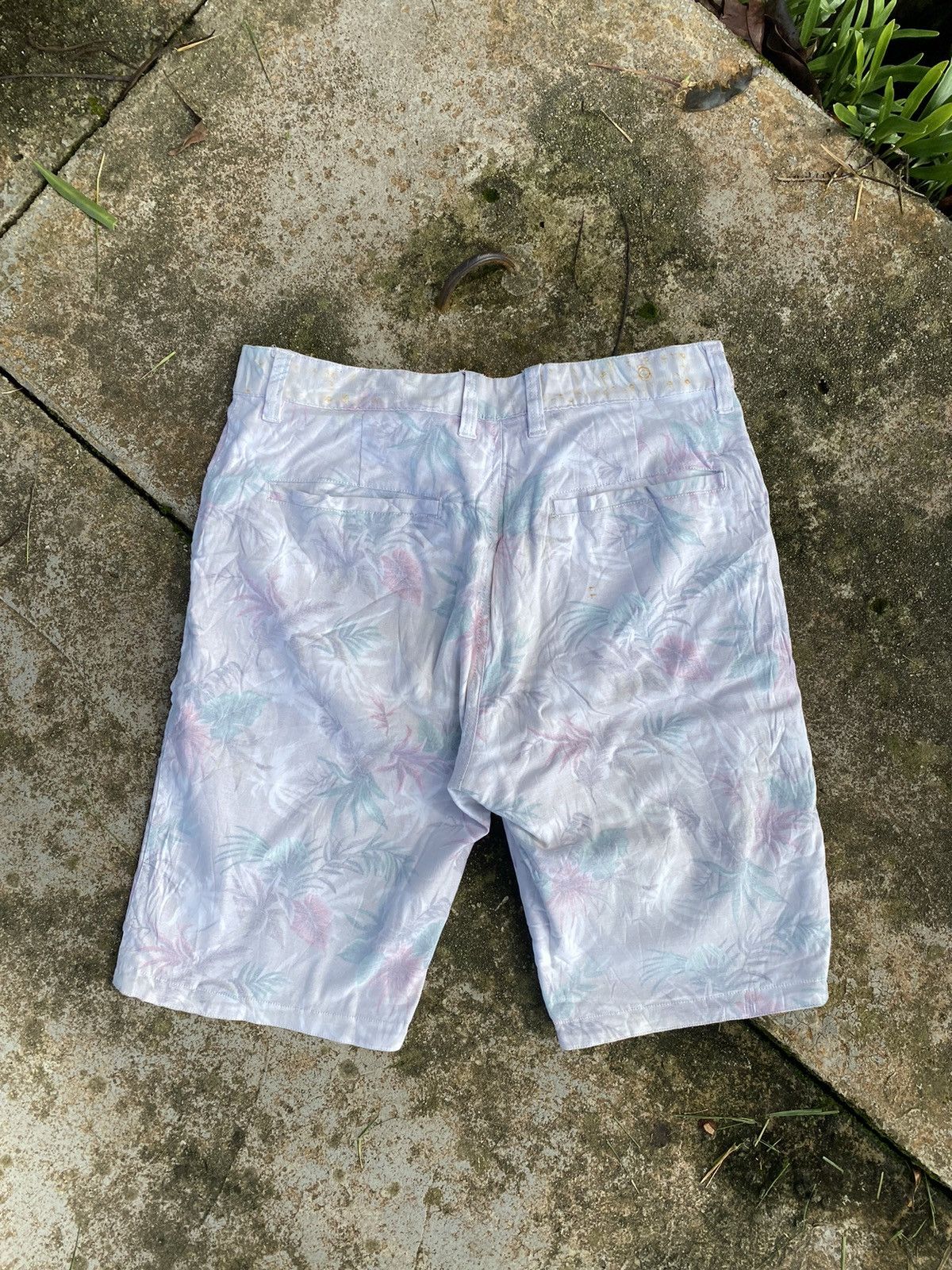 In The Attic In the attic floral riversible shorts Size US 32 / EU 48 - 7 Thumbnail