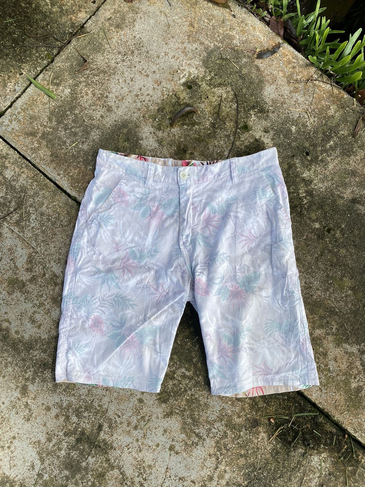 In The Attic In the attic floral riversible shorts Size US 32 / EU 48 - 6 Thumbnail