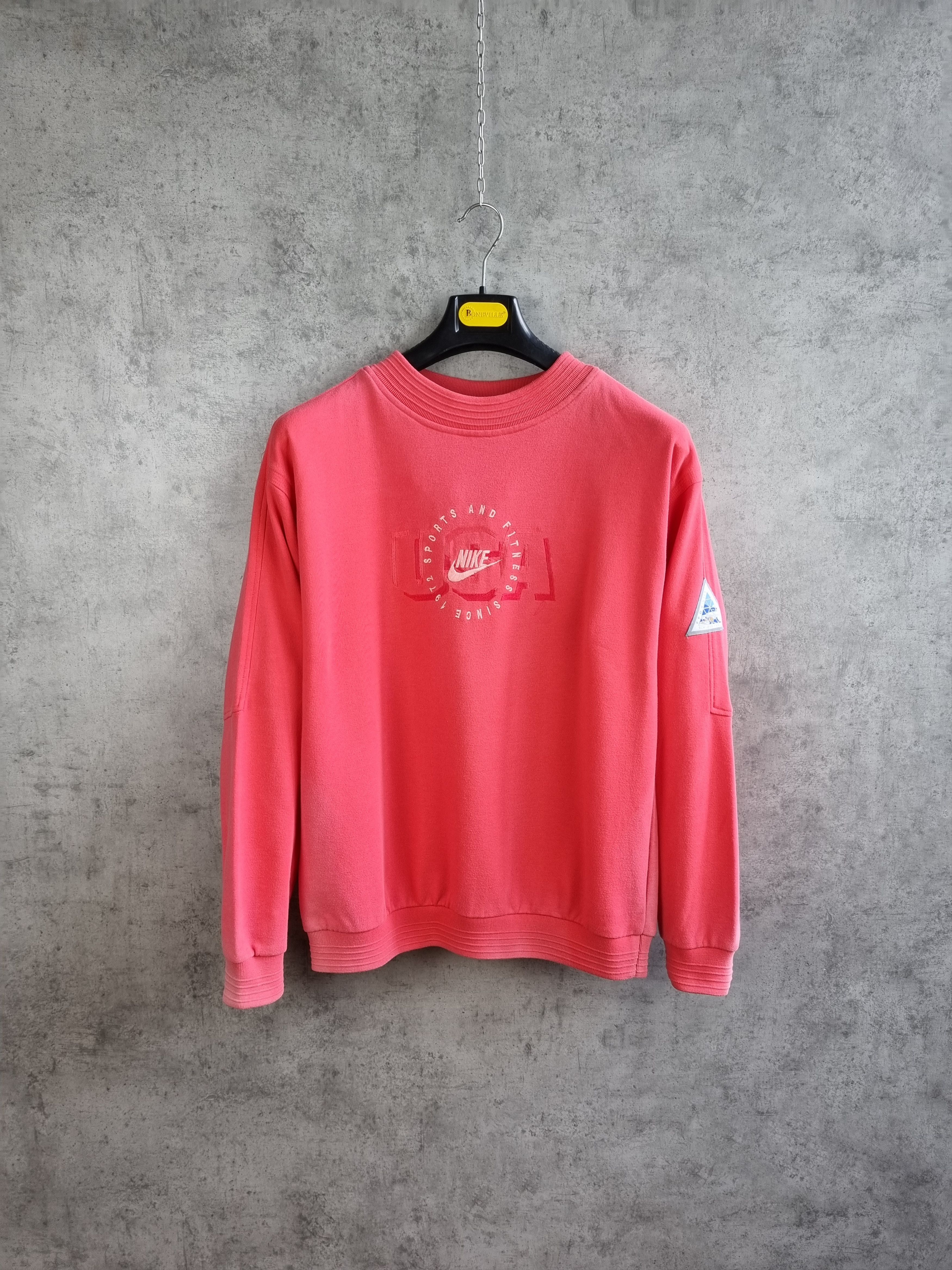 Nike × Vintage Rare 90s NIKE USA Faded Pink Embroidered Logo Sweatshirt Size US L / EU 52-54 / 3 - 3 Thumbnail